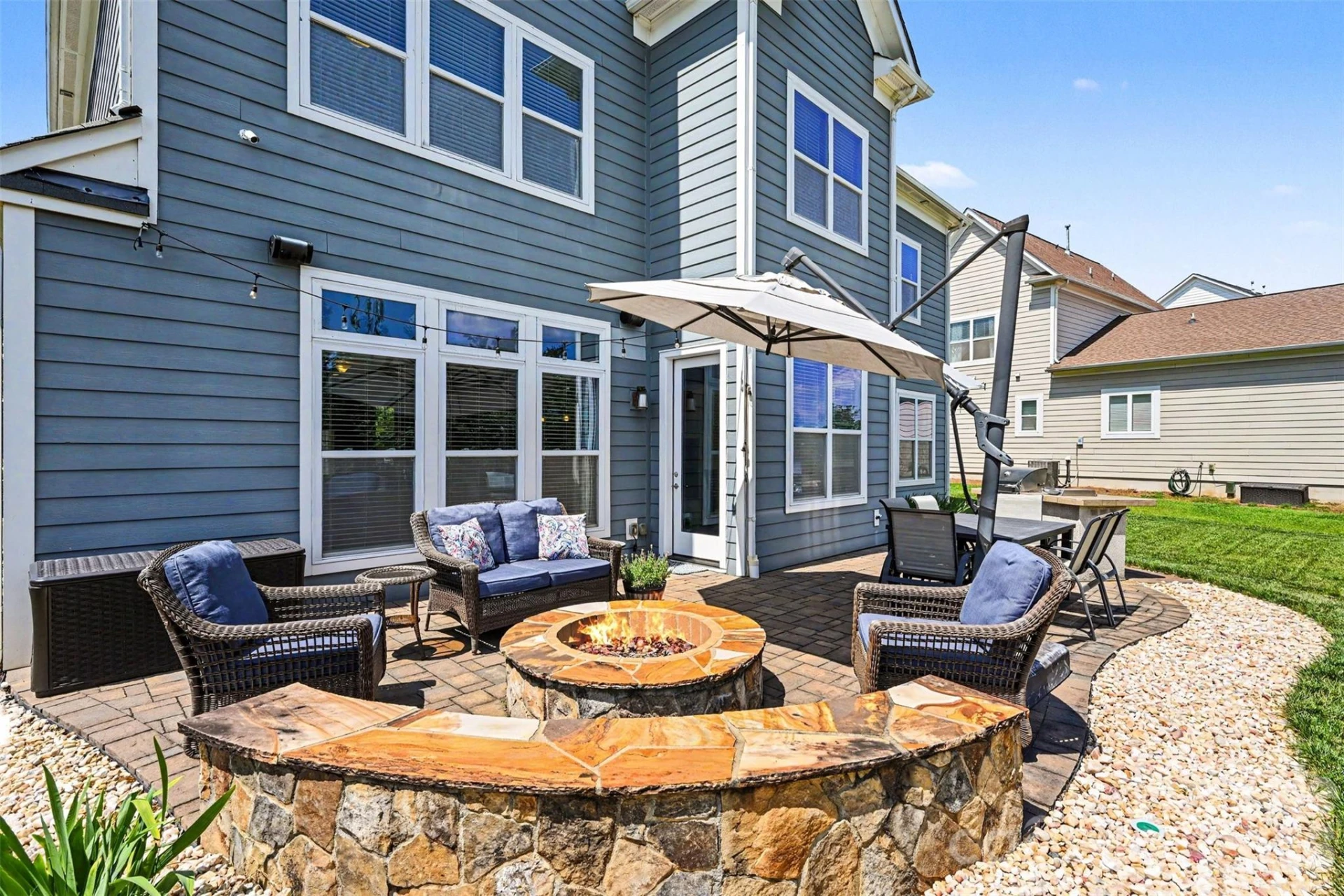2507 Lochview Street - Photo 2