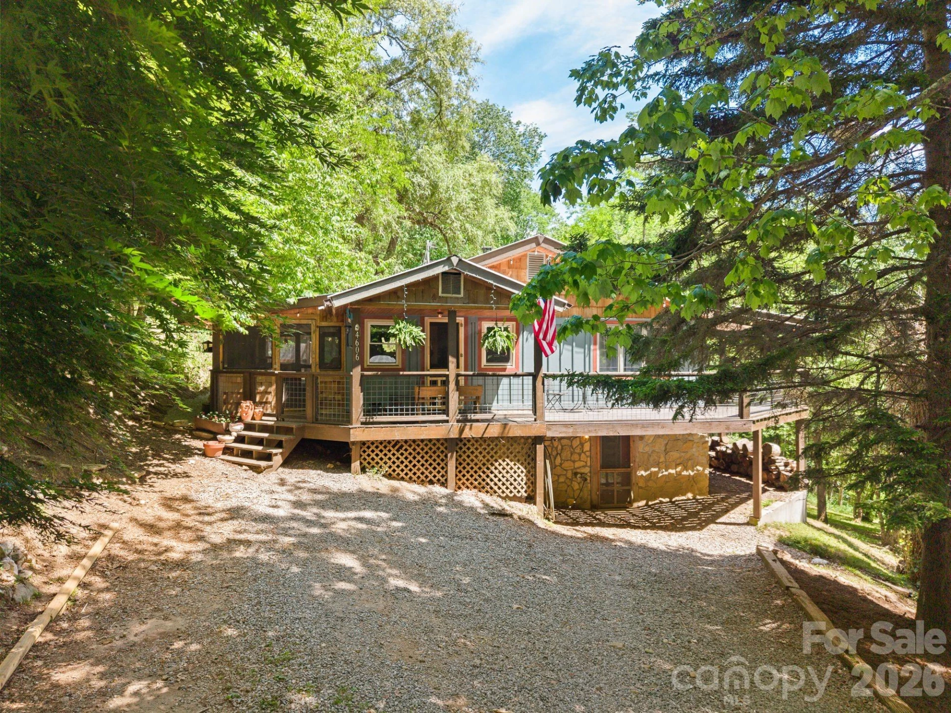 4606 Hemphill Road - Photo 2