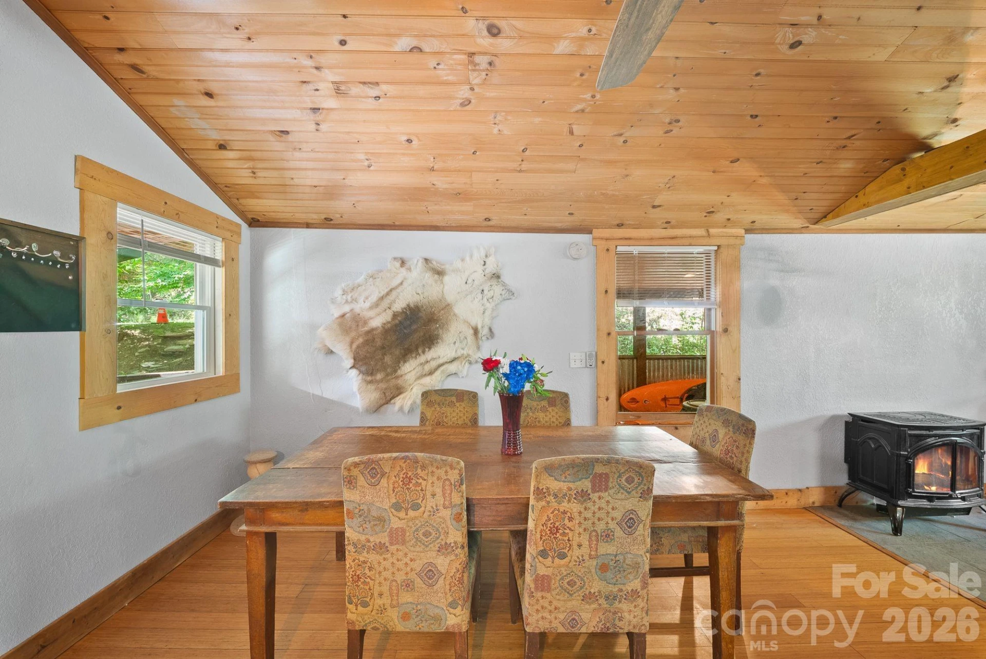 4606 Hemphill Road - Photo 4