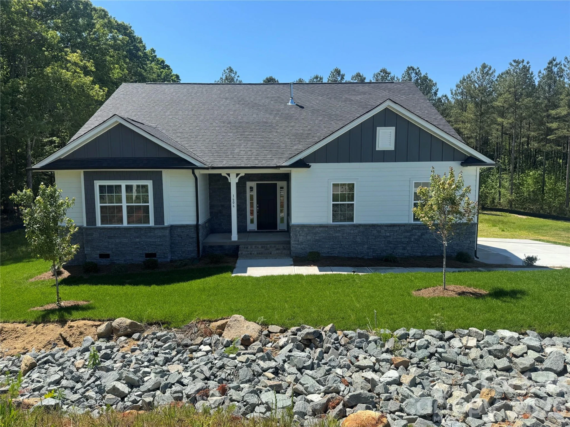 1606 Autumn Lane #114 - Photo 2