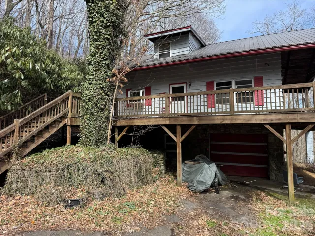 2085 Laurel Road