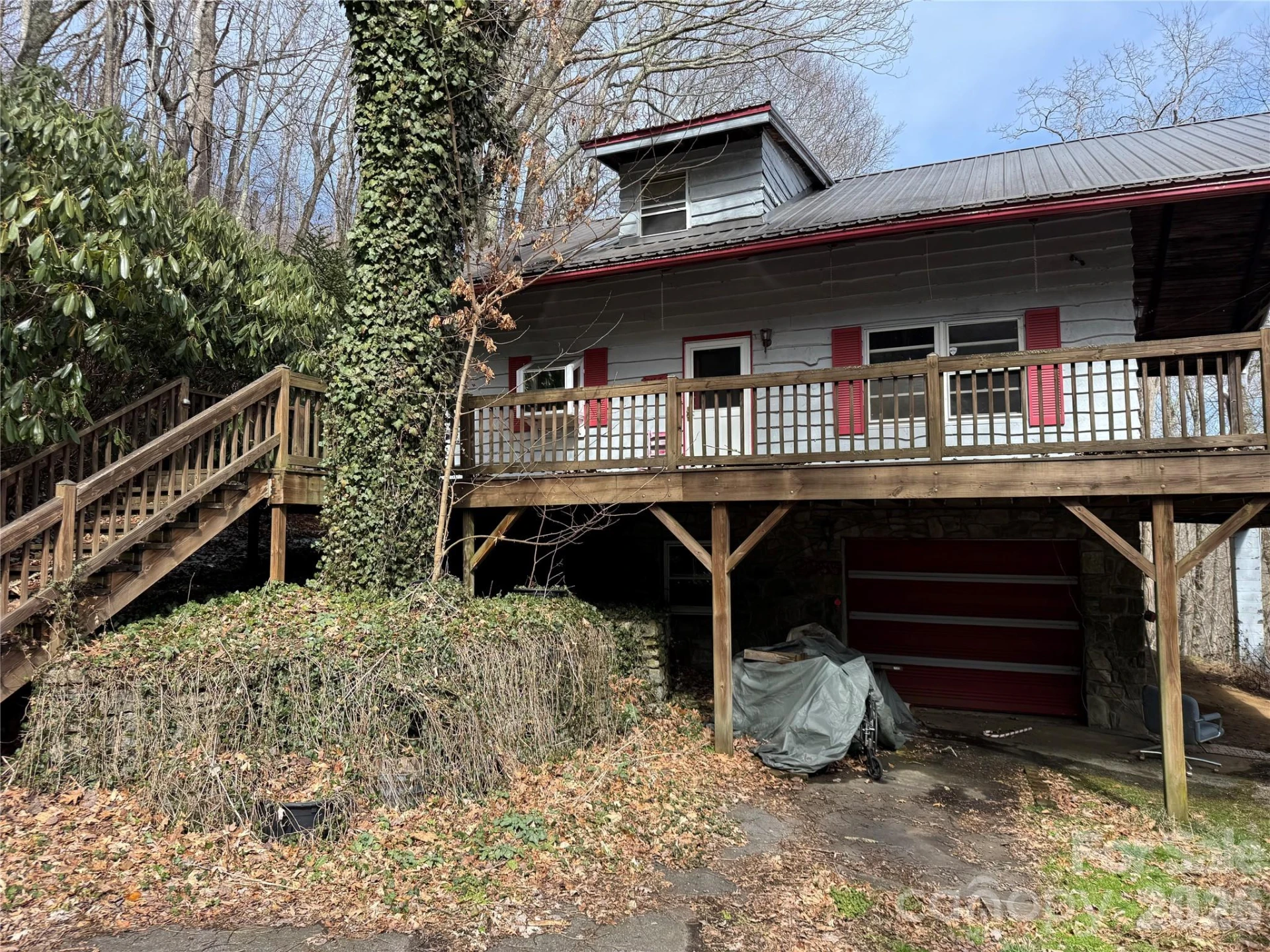 2085 Laurel Road