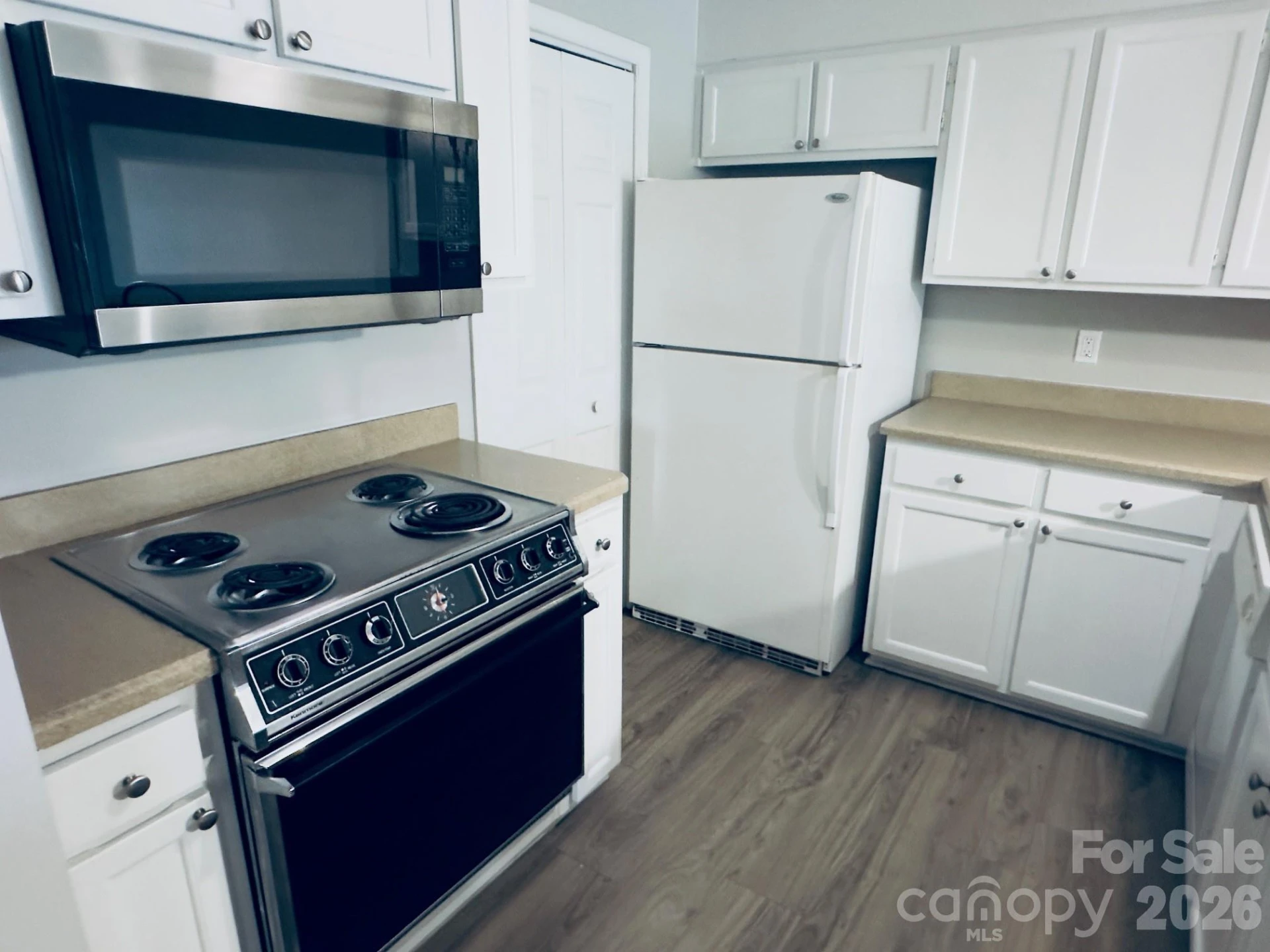 9039 J M Keynes Drive - Photo 4