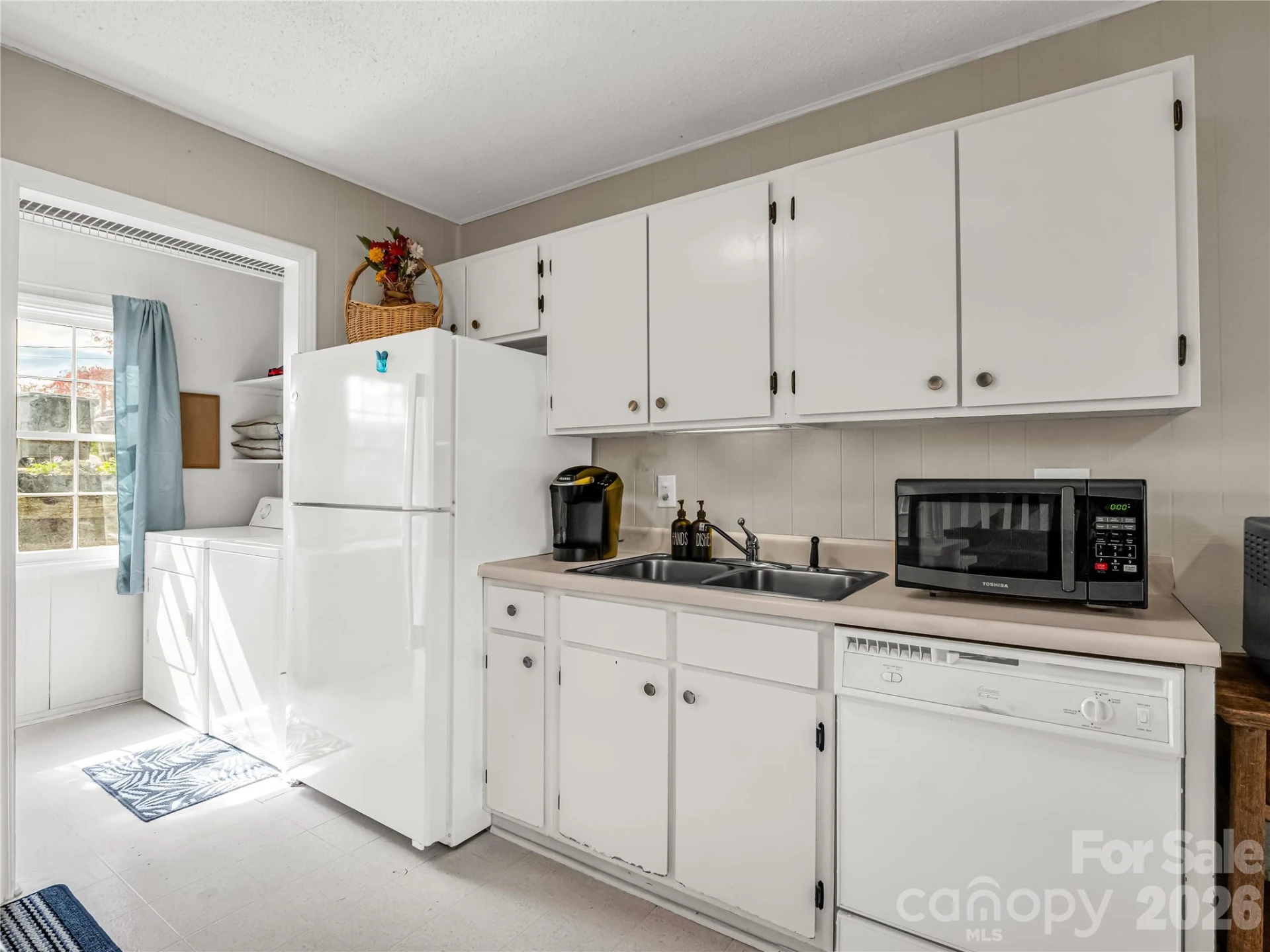486 Oxford Road - Photo 9