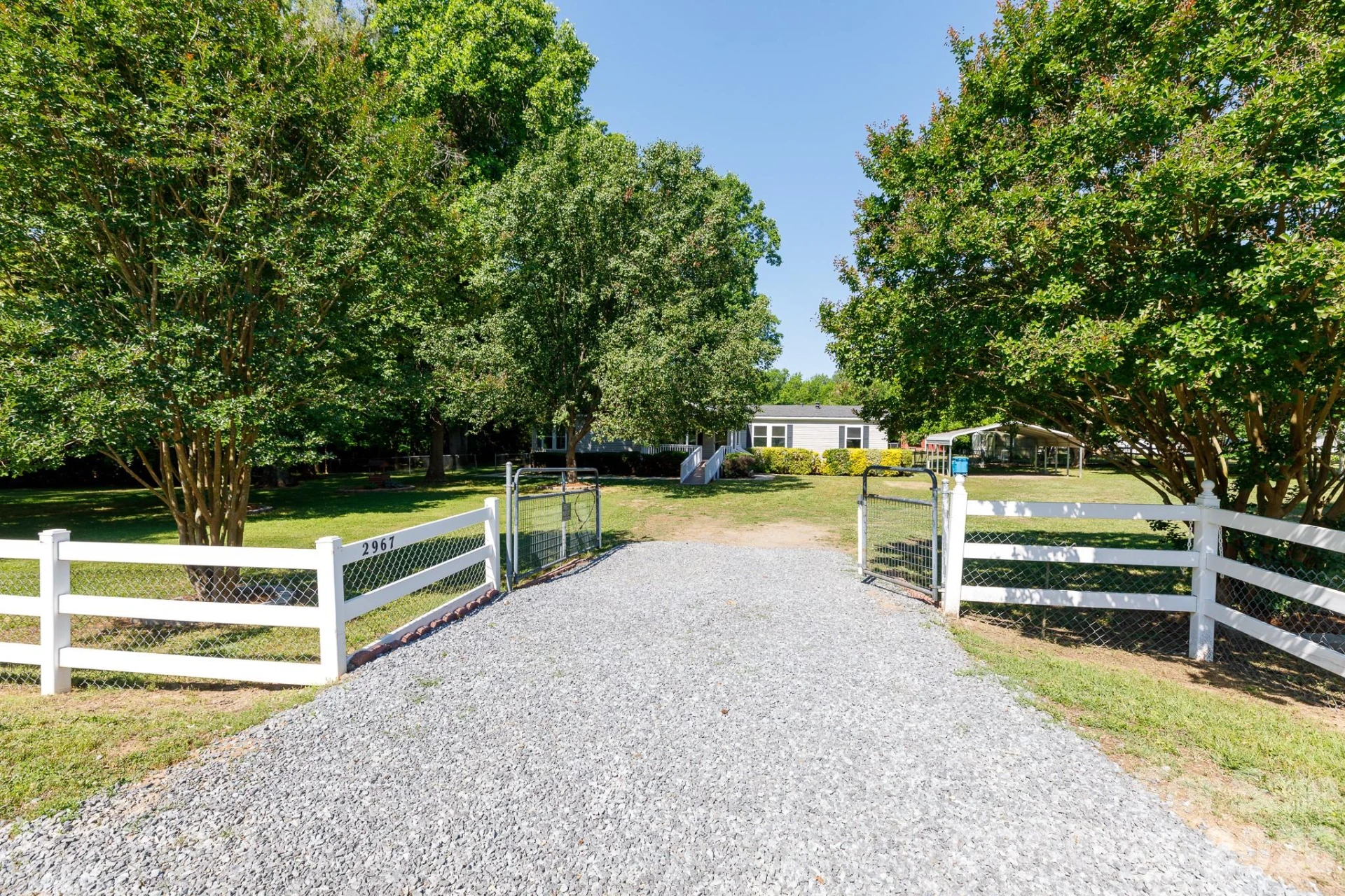 2967 Starnes Drive - Photo 2