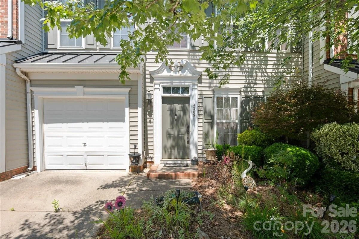4209 Piccadilly Lane