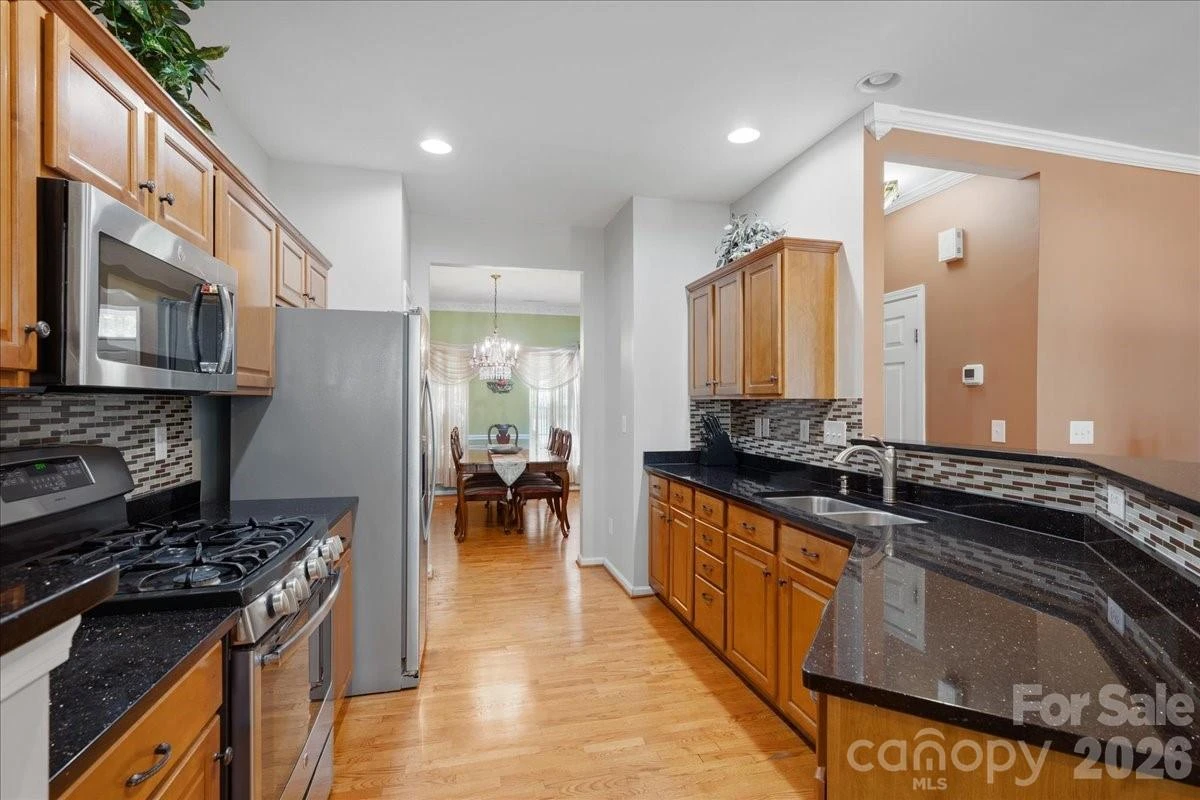 4209 Piccadilly Lane - Photo 9