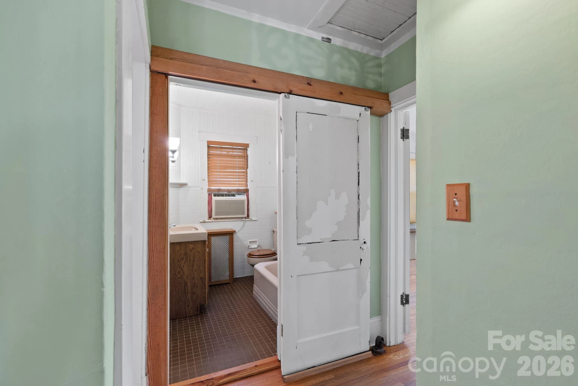 111 Norwood Avenue - Photo 13