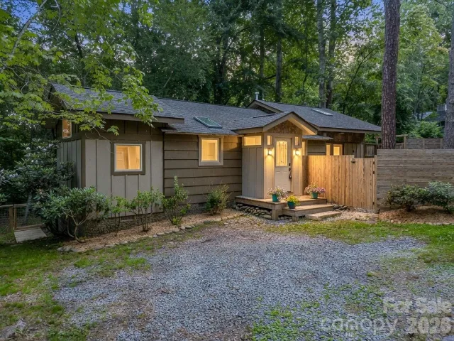 701 Azalea Avenue, Black Mountain, NC, 28711