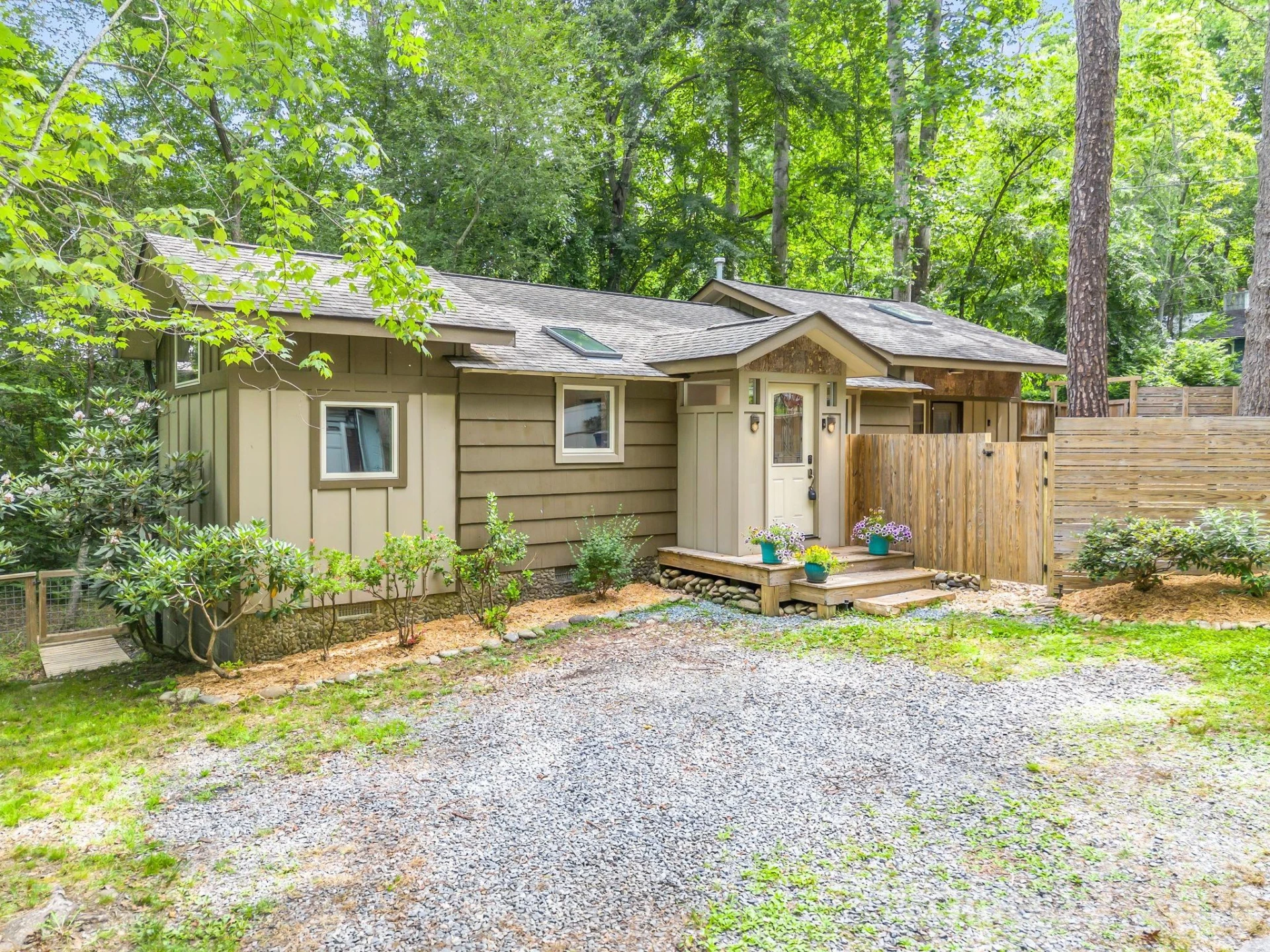 701 Azalea Avenue - Photo 18