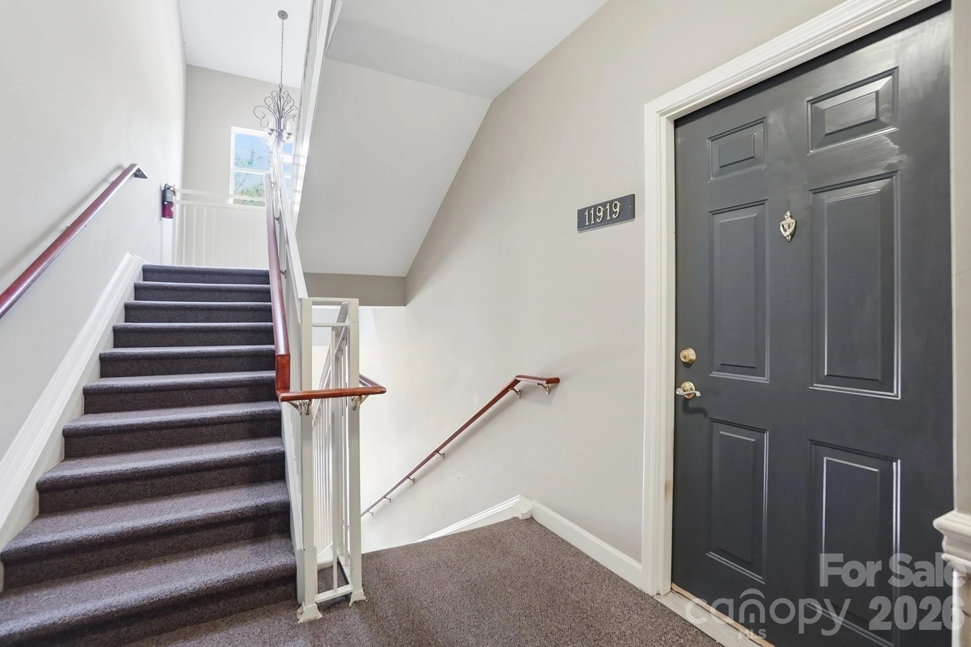 11919 Ridgeway Park Drive - Photo 3