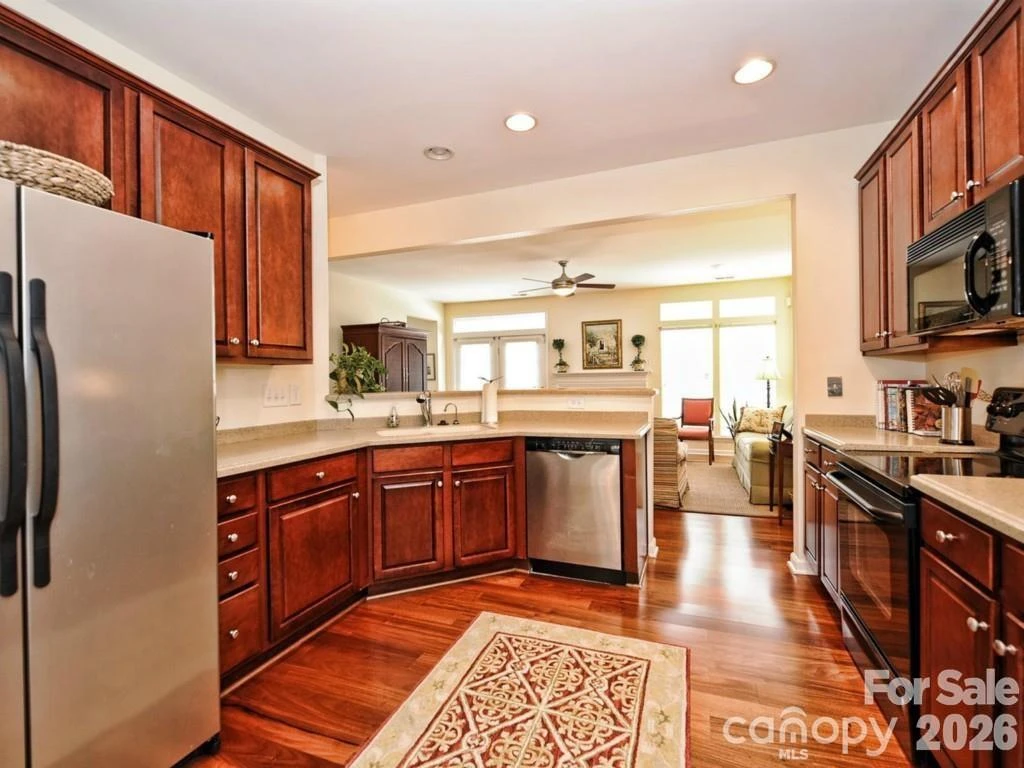 10412 Berkeley Woods Lane - Photo 4