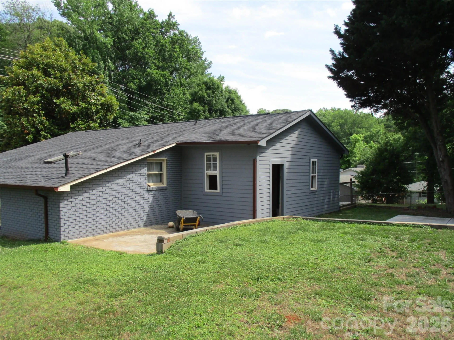 307 6th Street - Photo 3