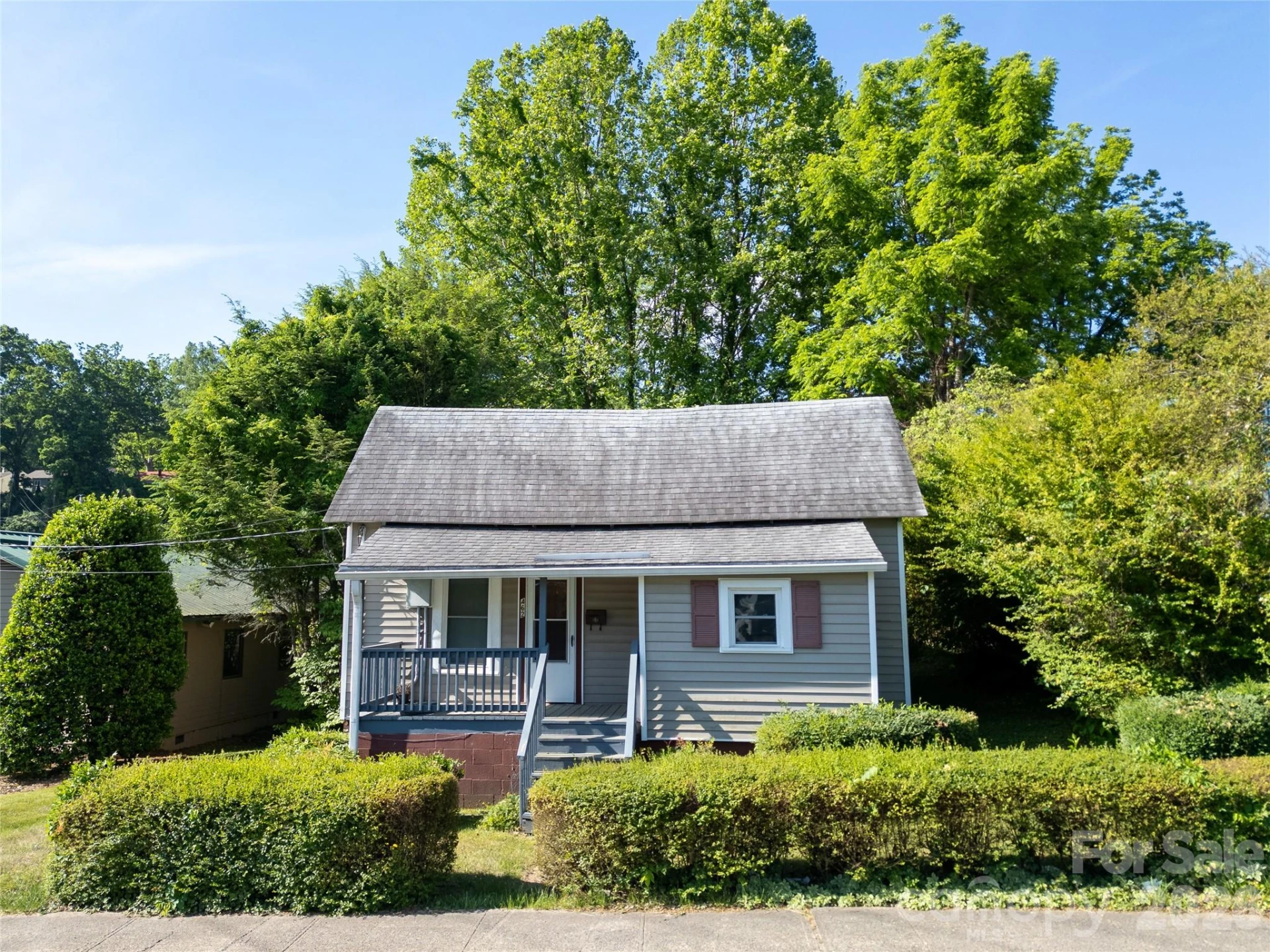 462 Walnut Street