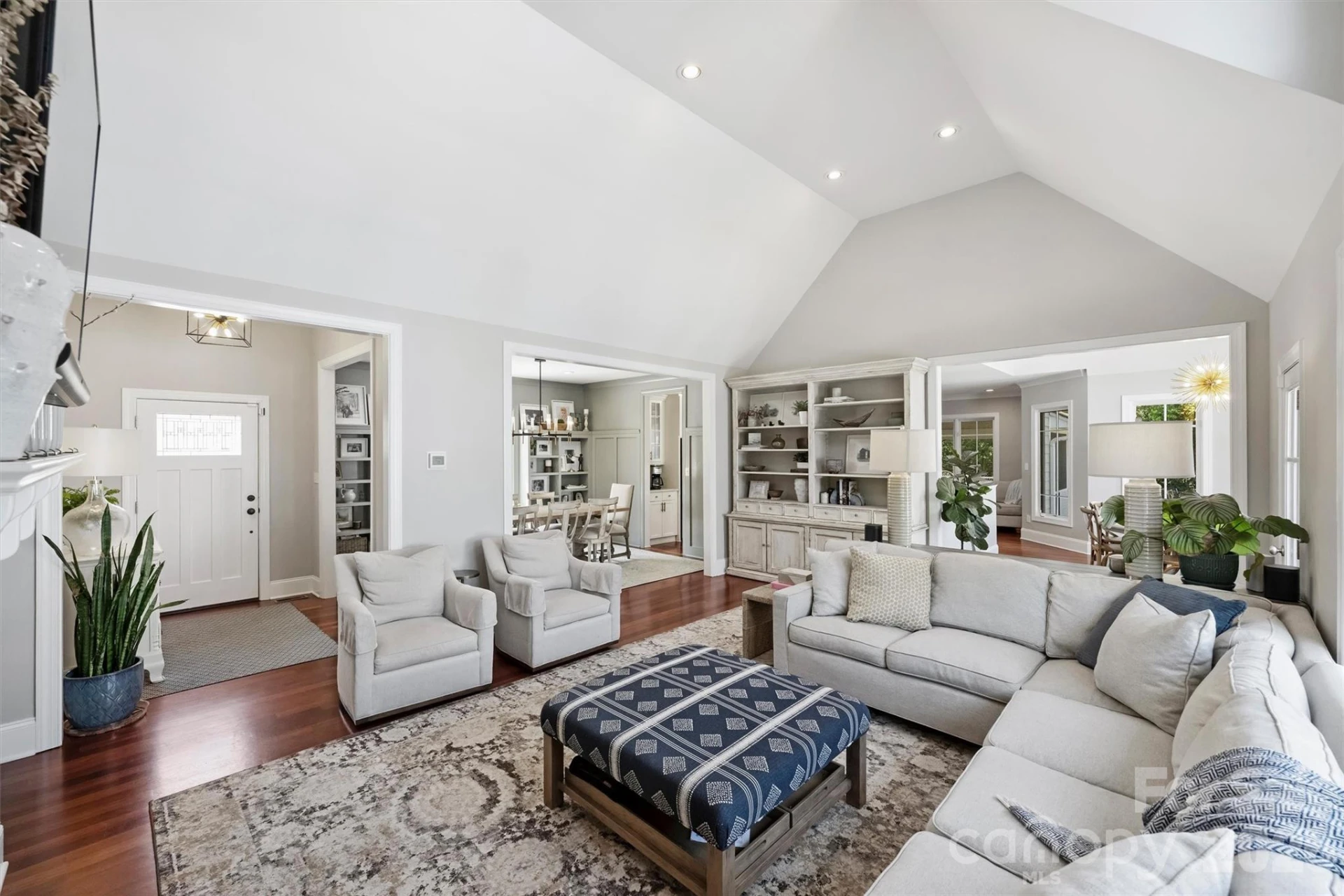 237 Hunter Lane - Photo 3