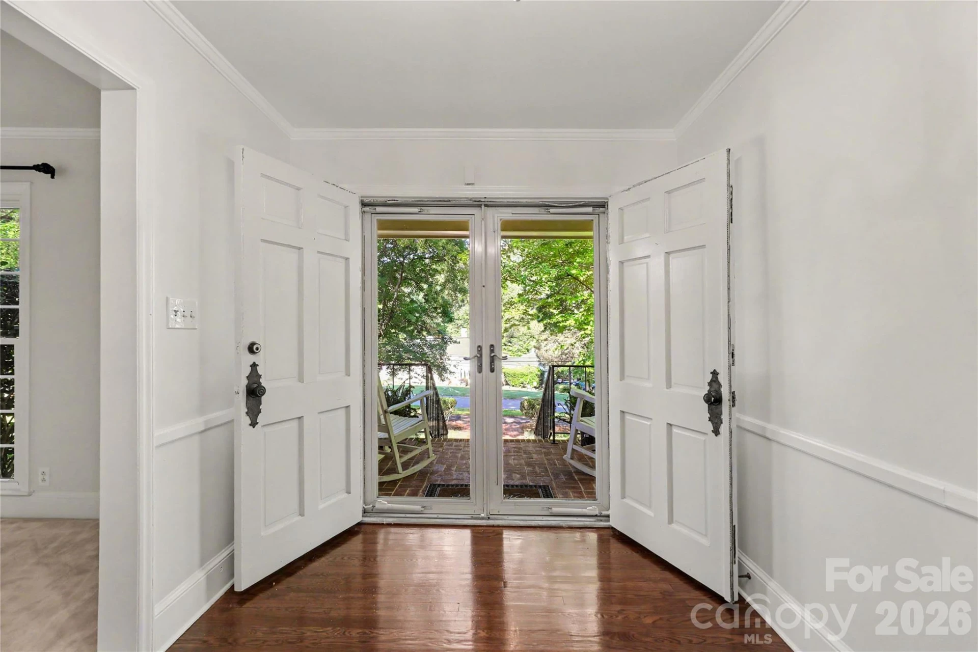 930 Scotch Drive - Photo 2