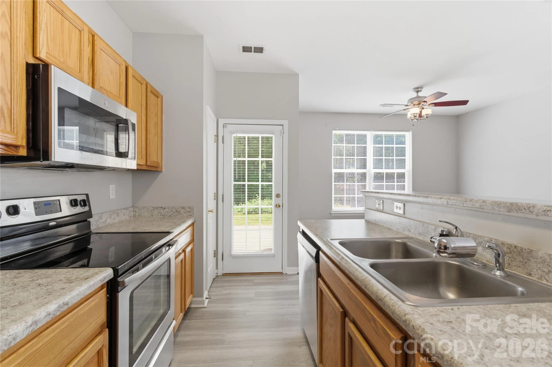 7723 Abigail Glen Drive - Photo 9