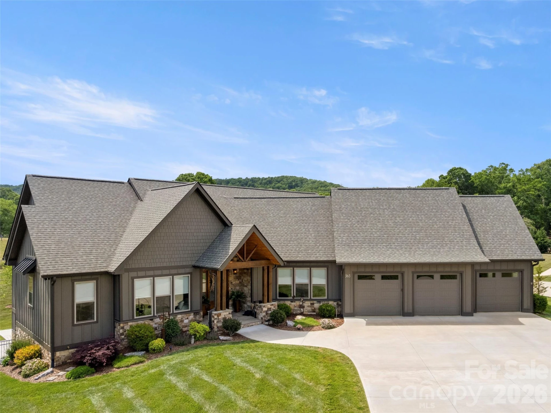 363 Samuel Drive - Photo 2