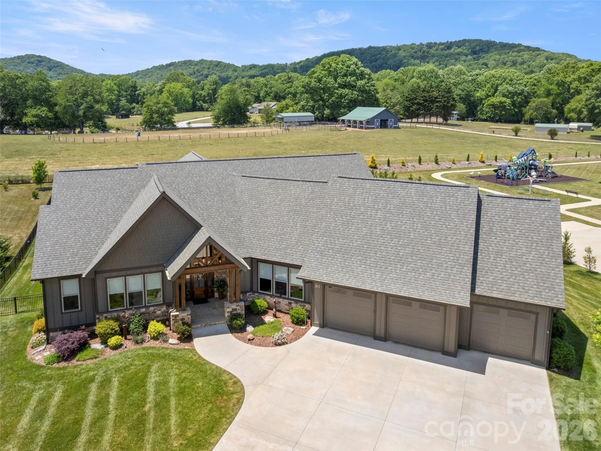 363 Samuel Drive - Photo 3