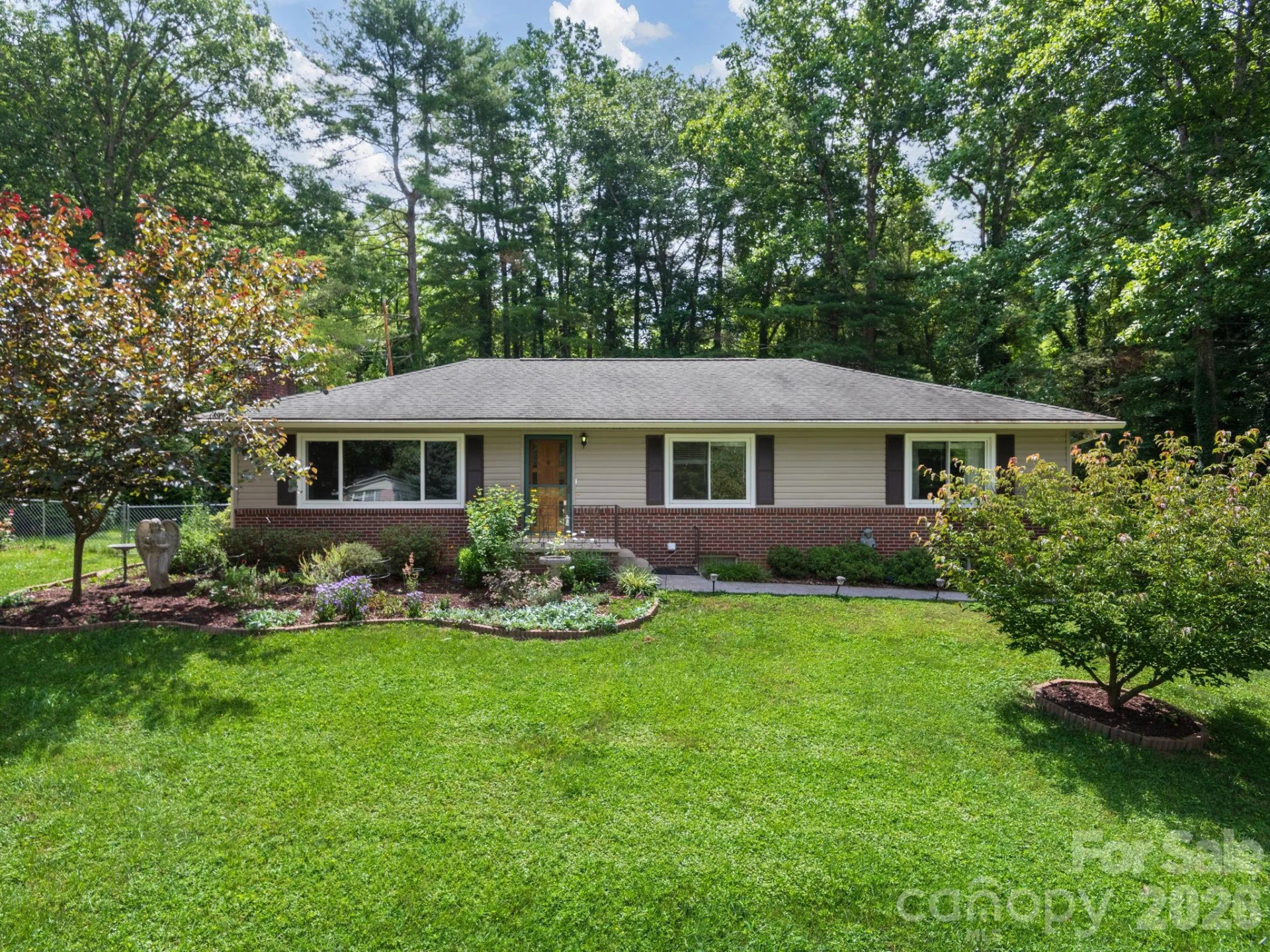 112 Lyndale Road - Photo 2