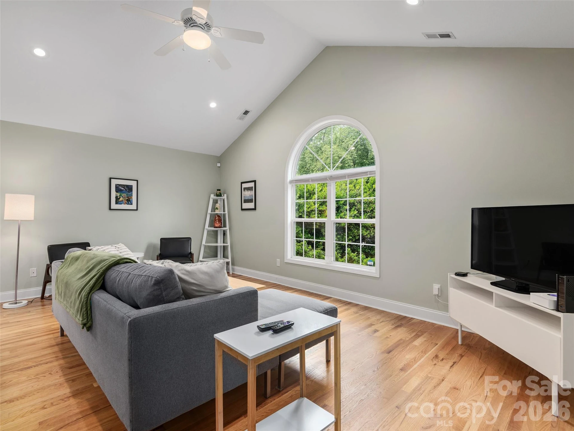 64 Springside Road - Photo 4