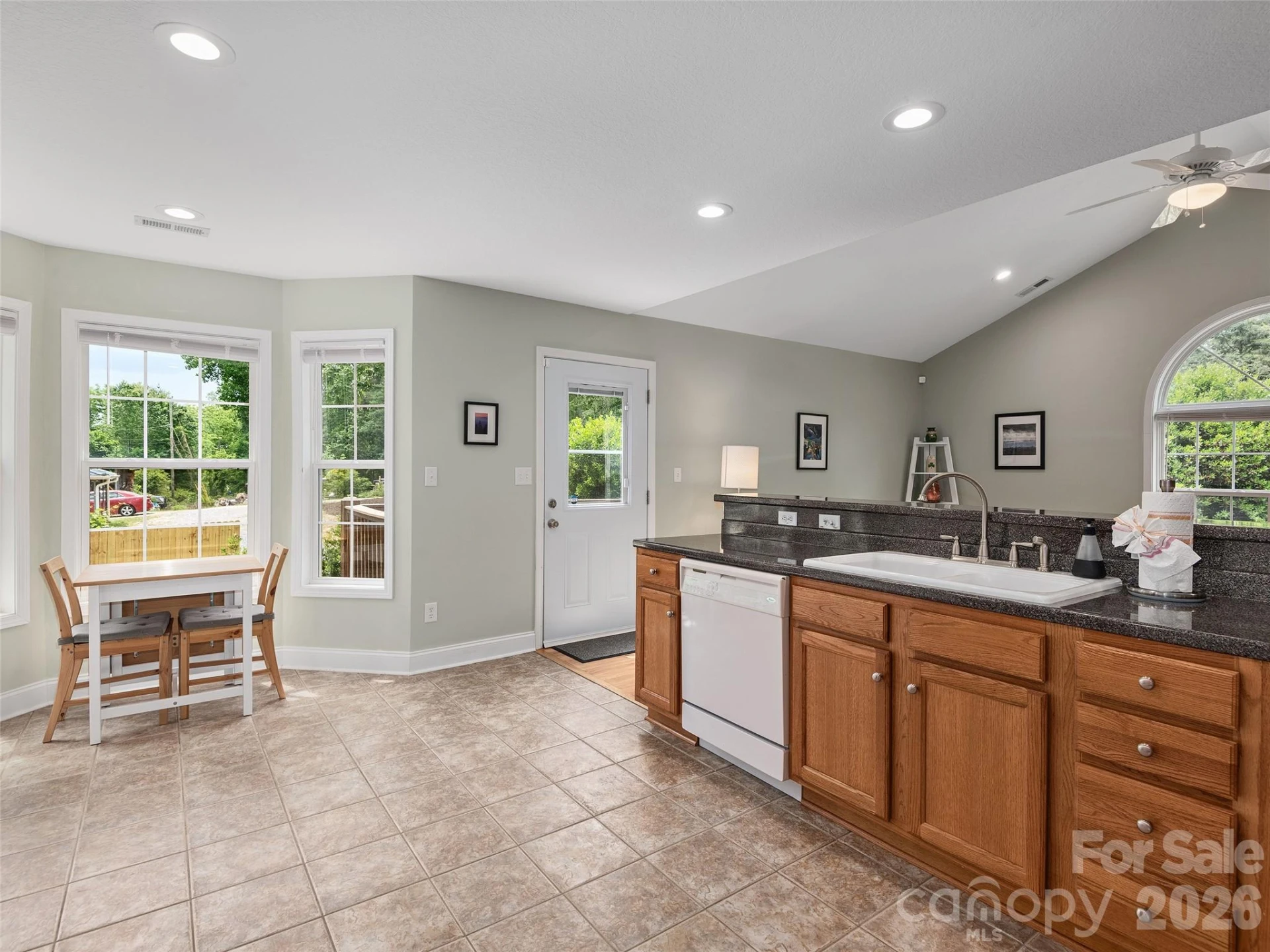 64 Springside Road - Photo 10