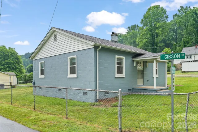 34 Stephens Road