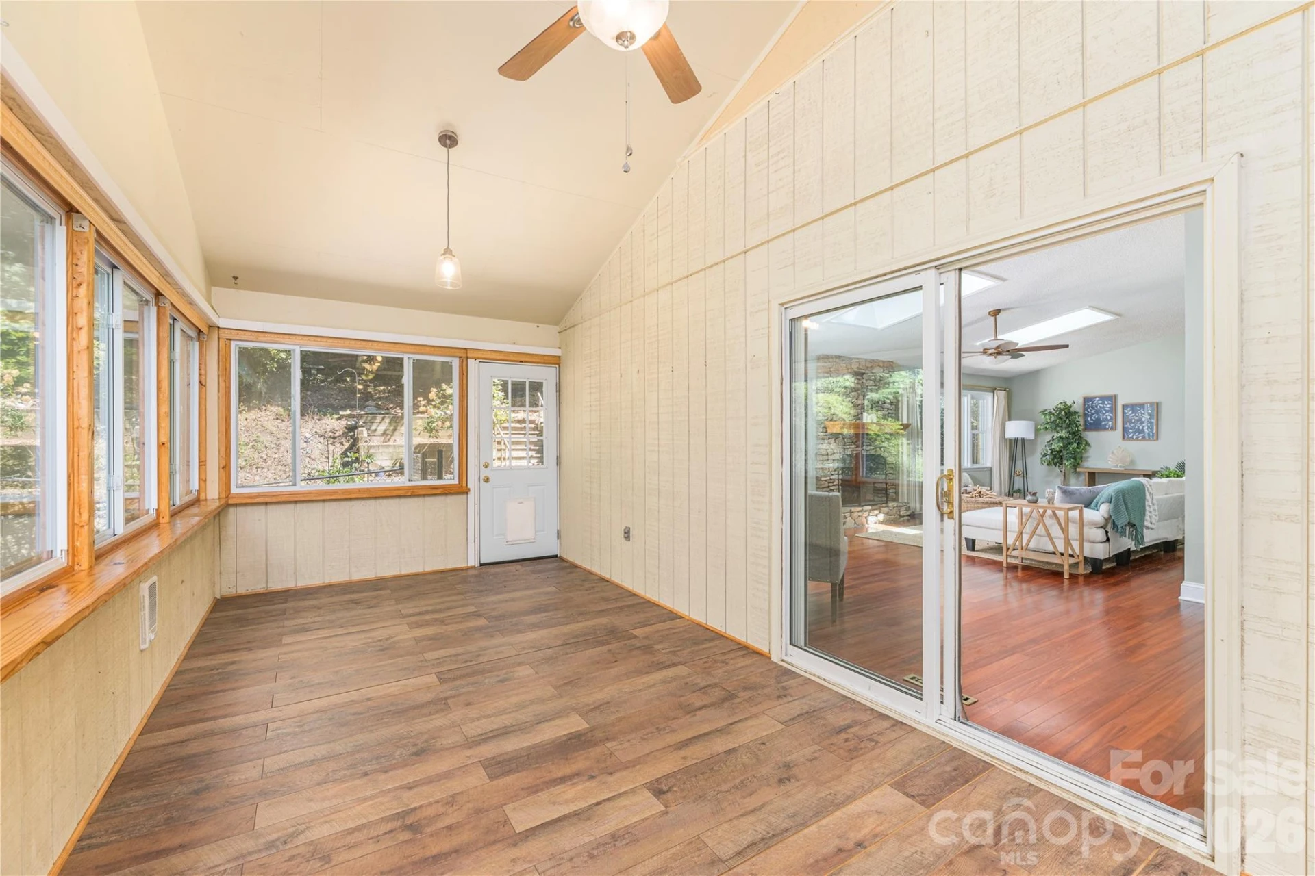 446 Deerhaven Lane - Photo 8