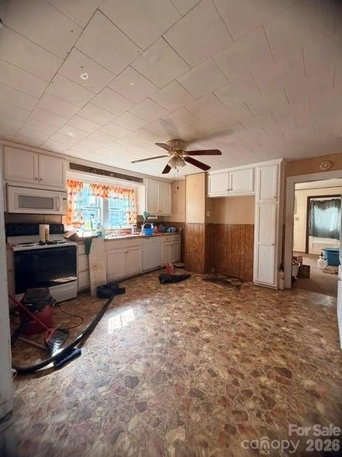 1081 Ashworth Road - Photo 7