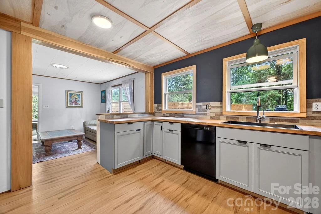 147 Longview Drive - Photo 5