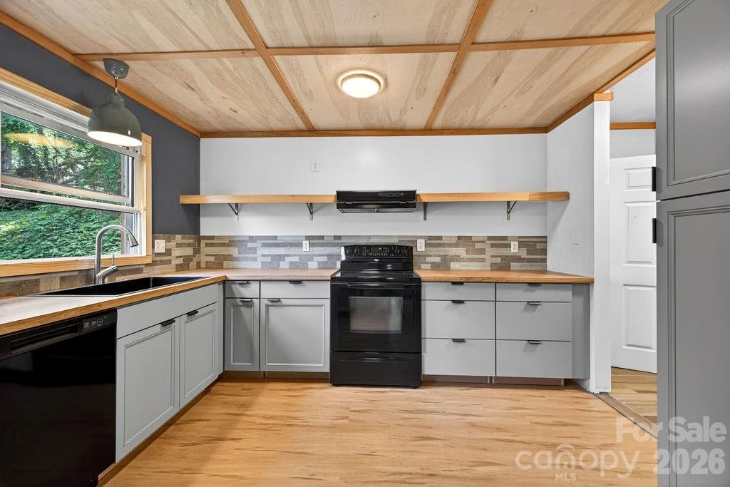 147 Longview Drive - Photo 6