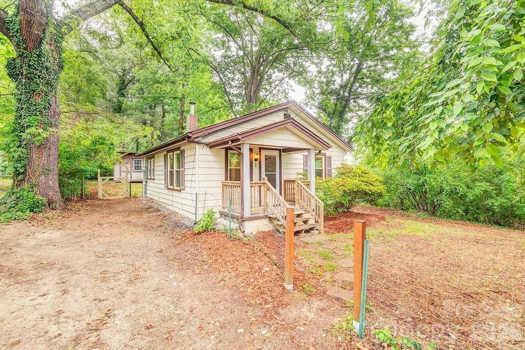 1 Narbeth Road - Photo 2