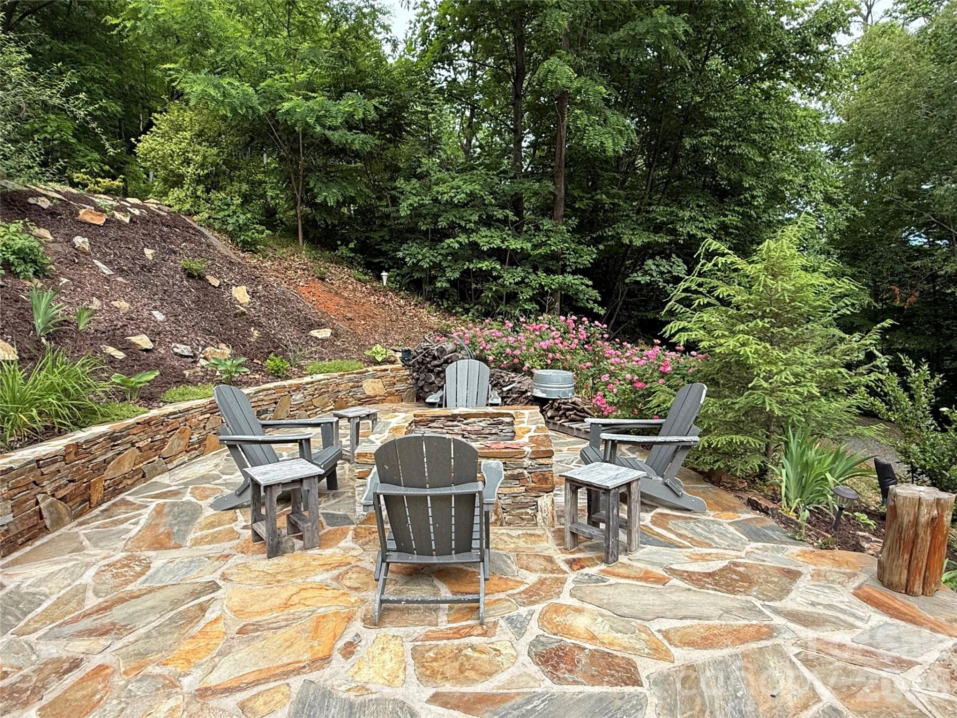 696 Hickory Nut Hollow - Photo 13