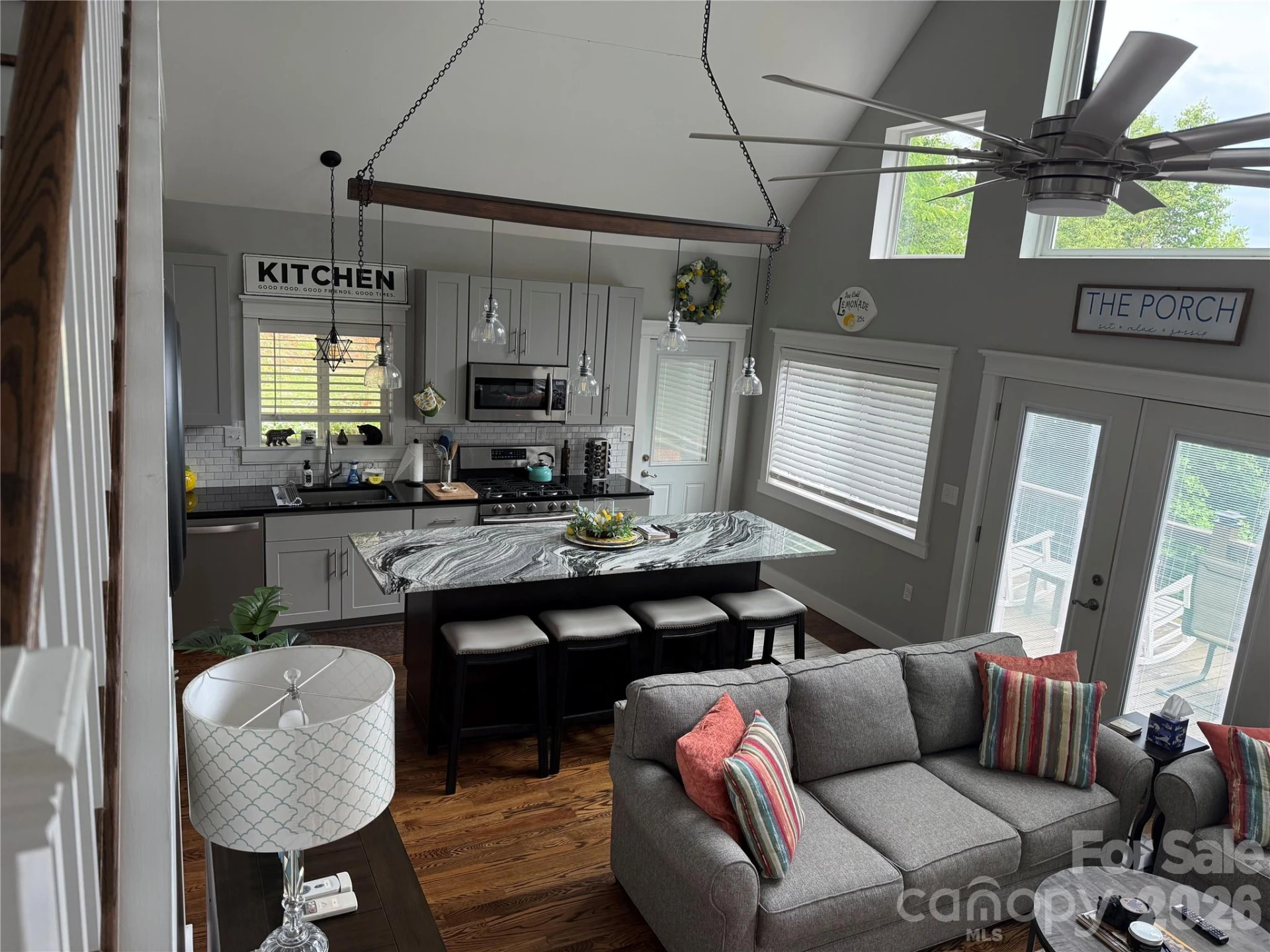 696 Hickory Nut Hollow - Photo 8