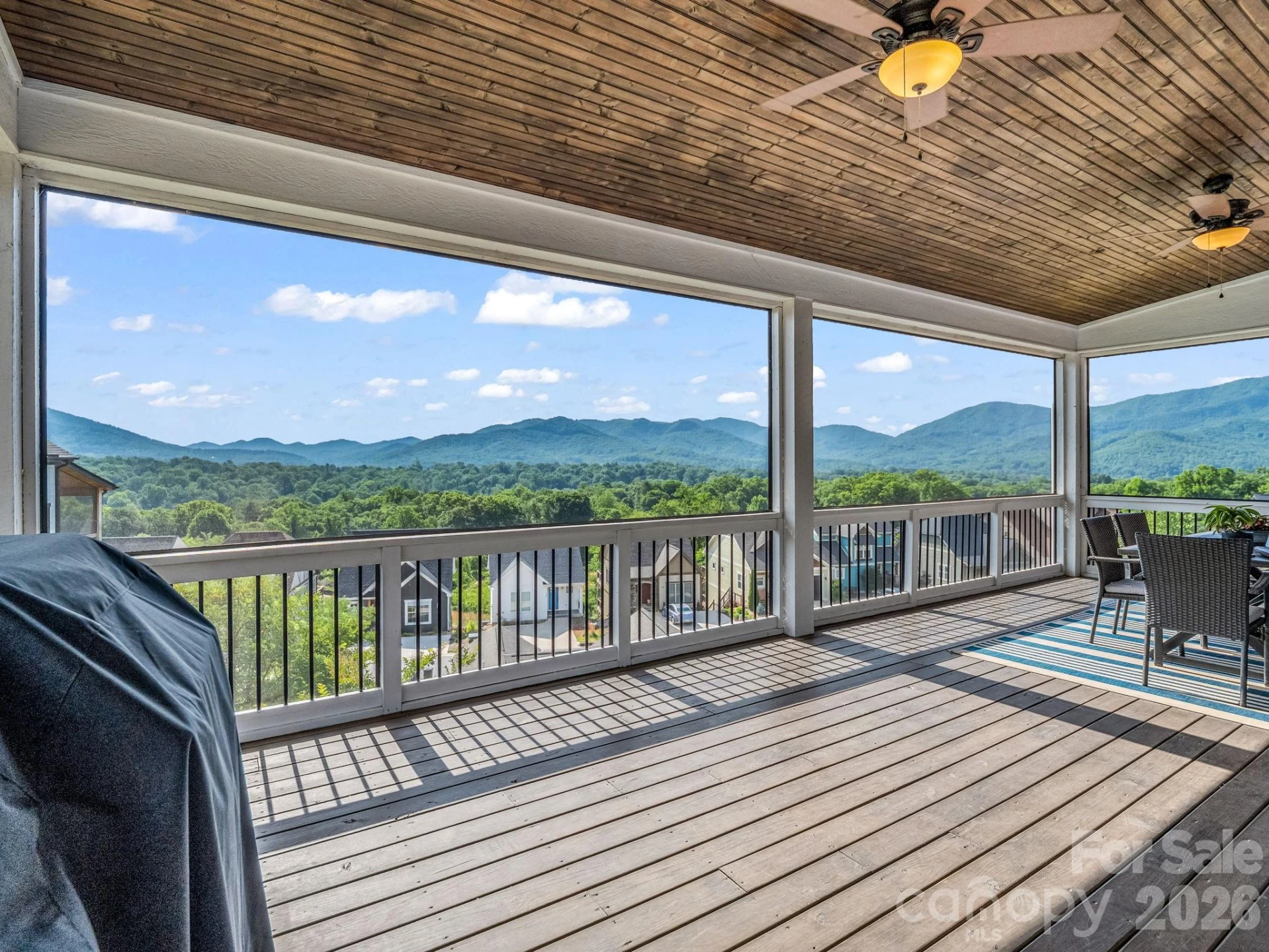66 Tudor Way - Photo 2