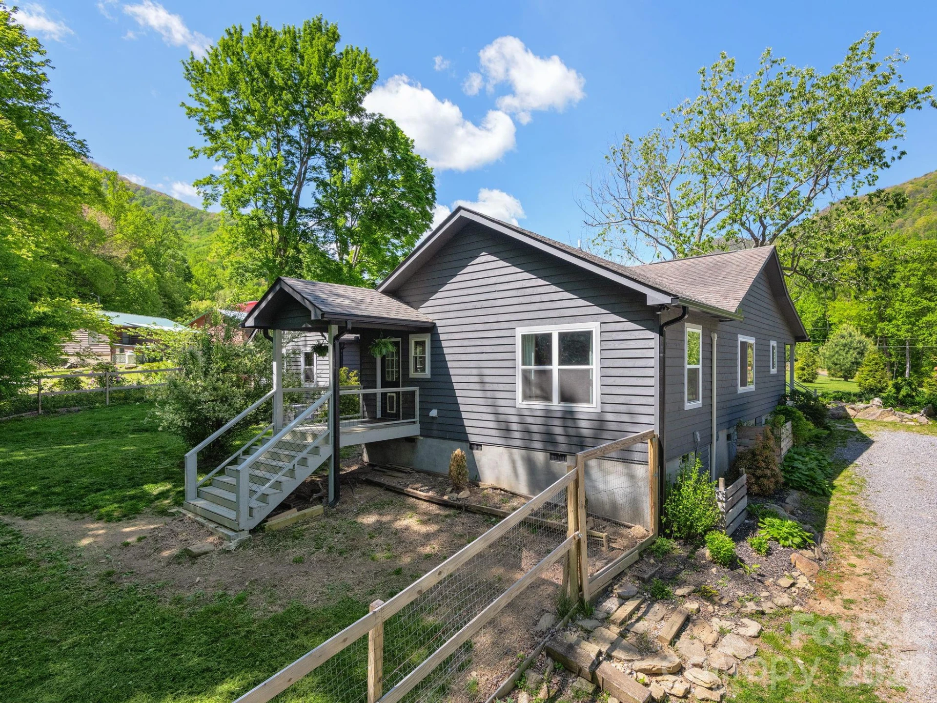 162 Johnson Branch Road - Photo 3