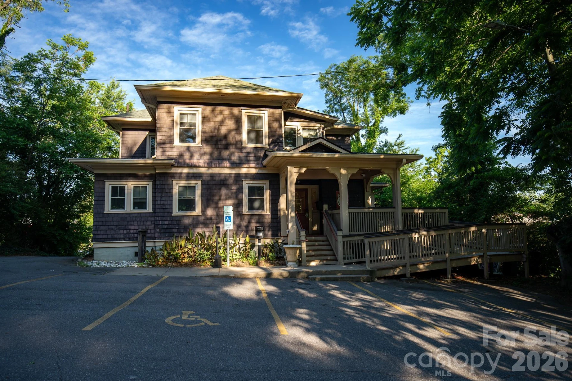264 Haywood Road - Photo 2