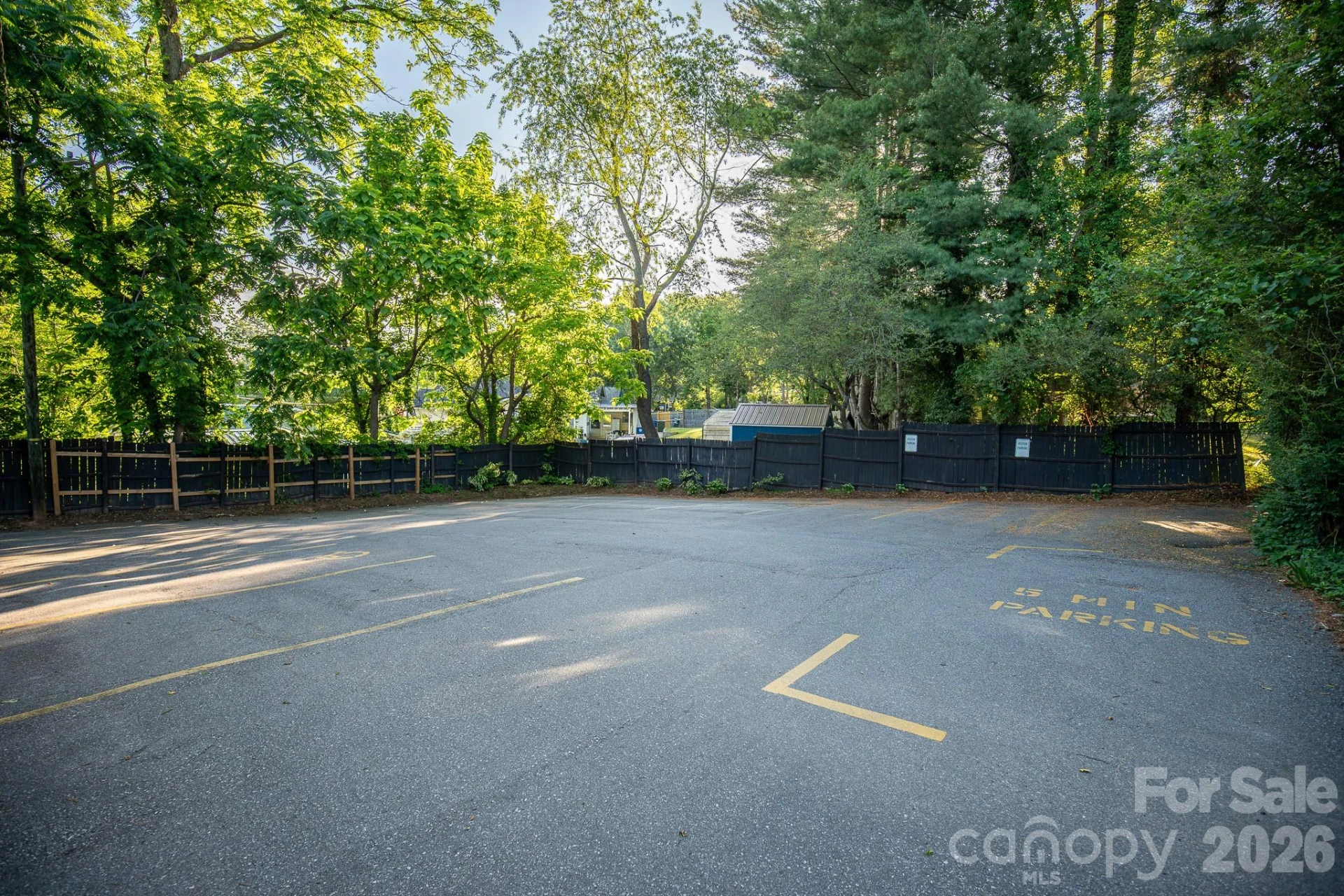 264 Haywood Road - Photo 15