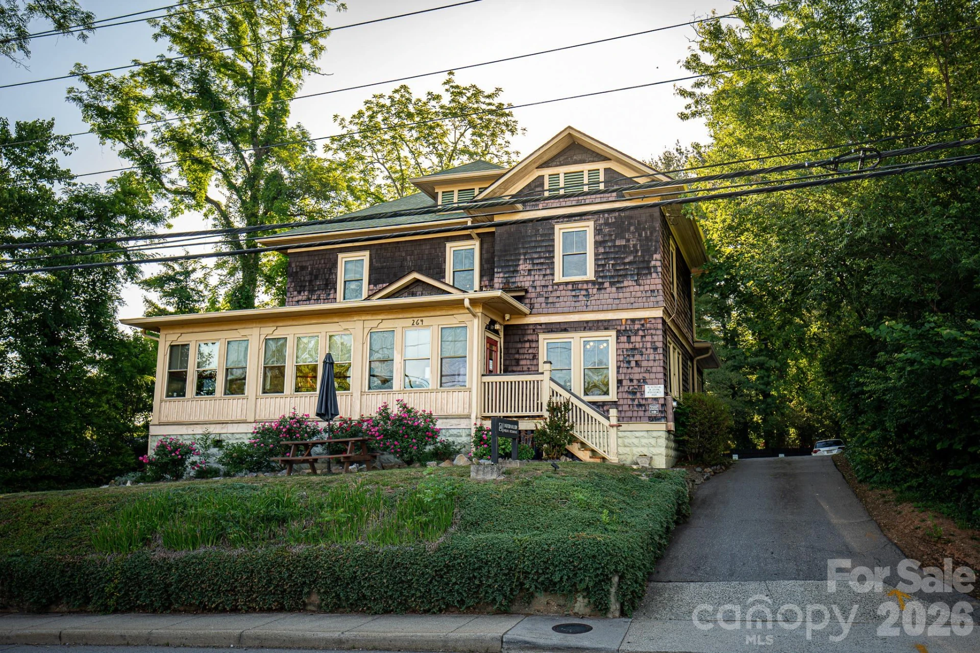 264 Haywood Road - Photo 16