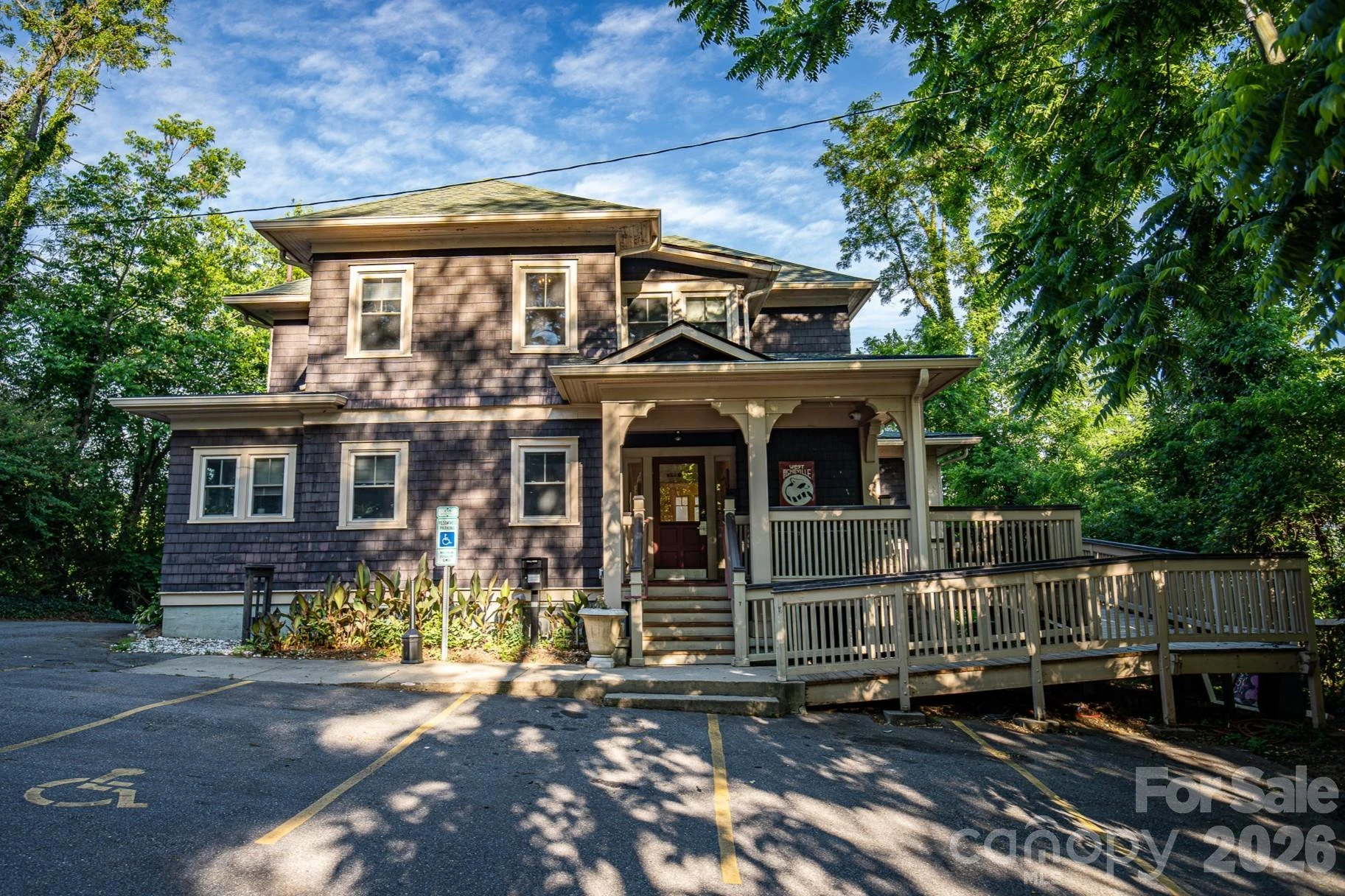 264 Haywood Road - Photo 3