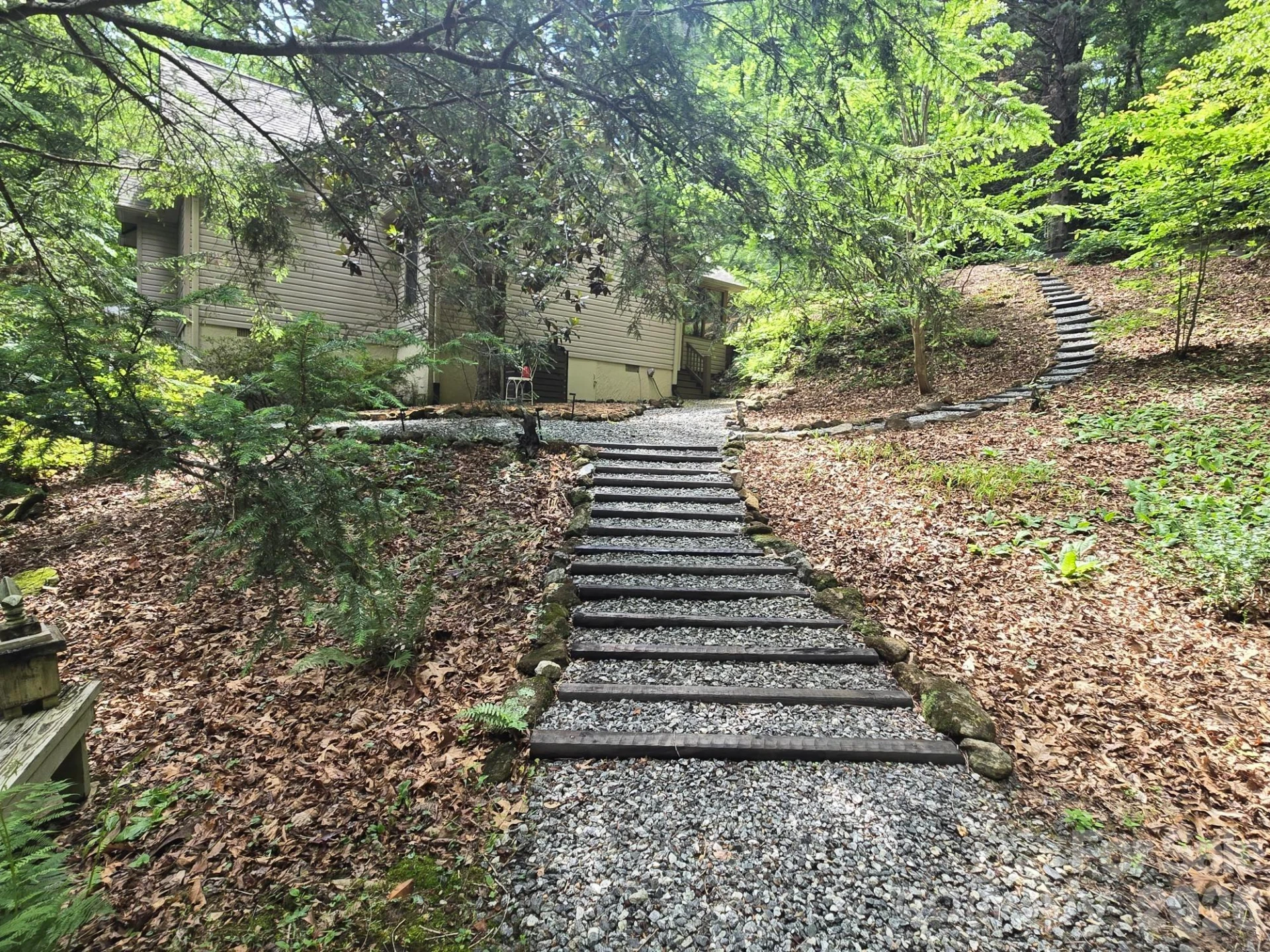 132 Rumbling Bald Road - Photo 32