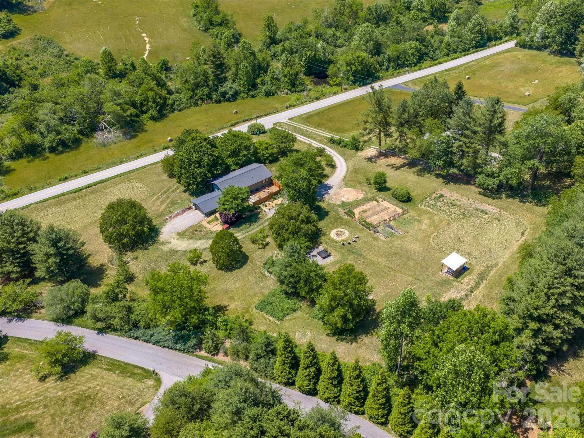 241 Pinners Cove Road - Photo 2