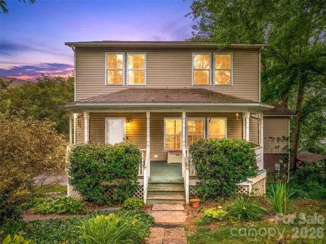 17 Captains Drive, Candler, NC, 28715