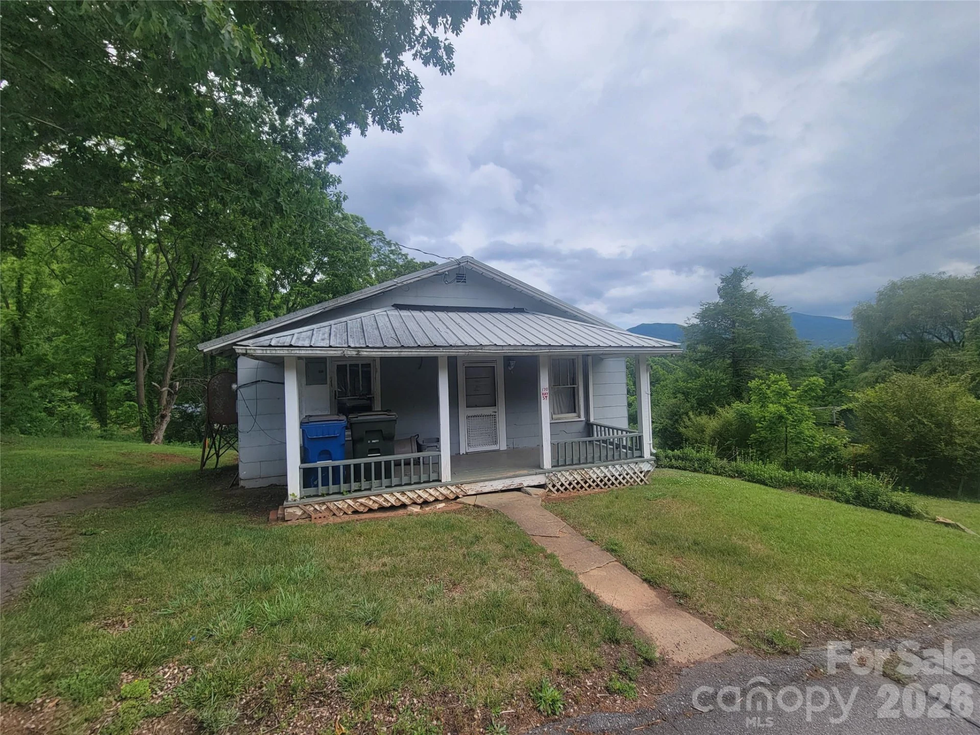 170 Ray Street - Photo 3