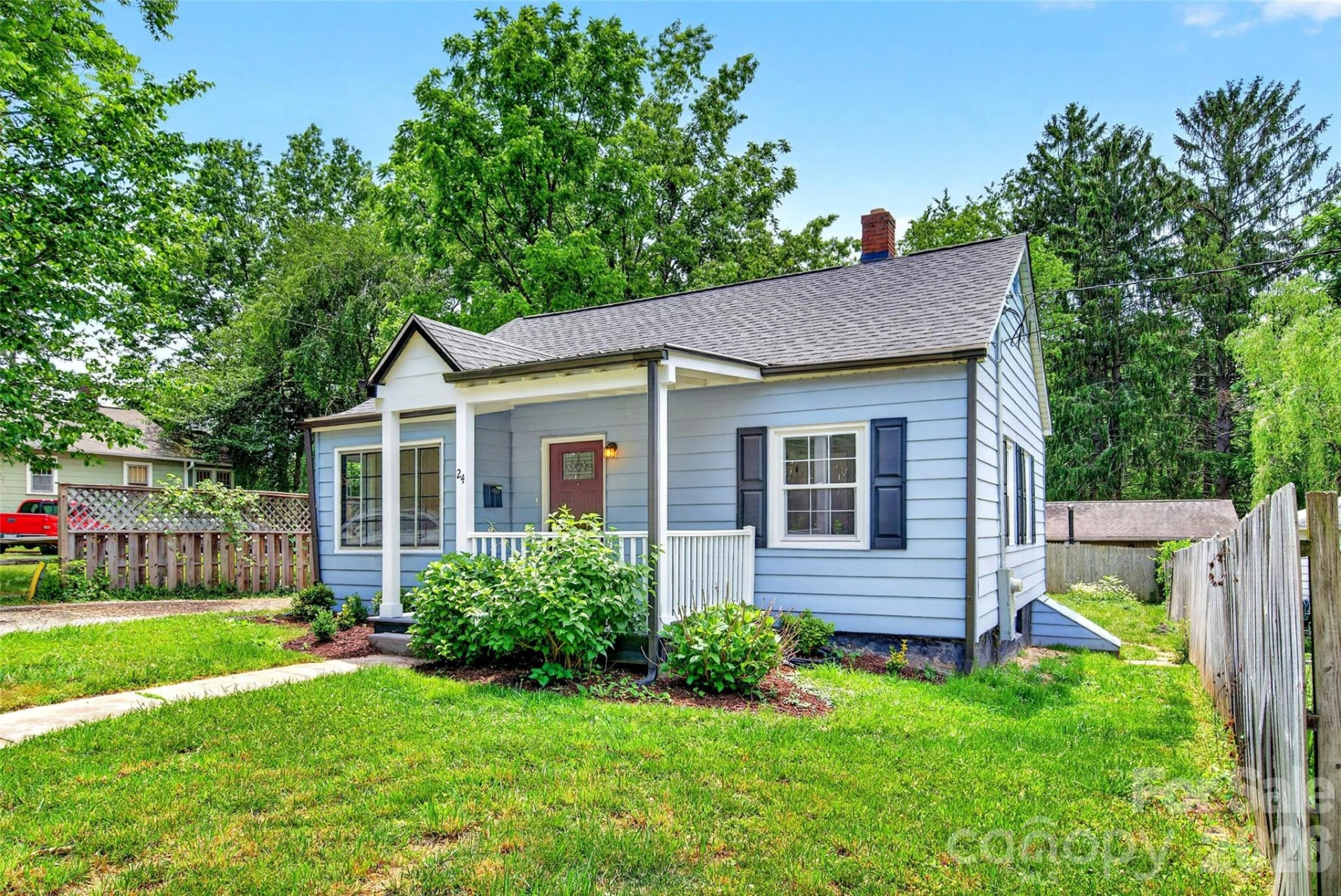 24 Dallas Street - Photo 2