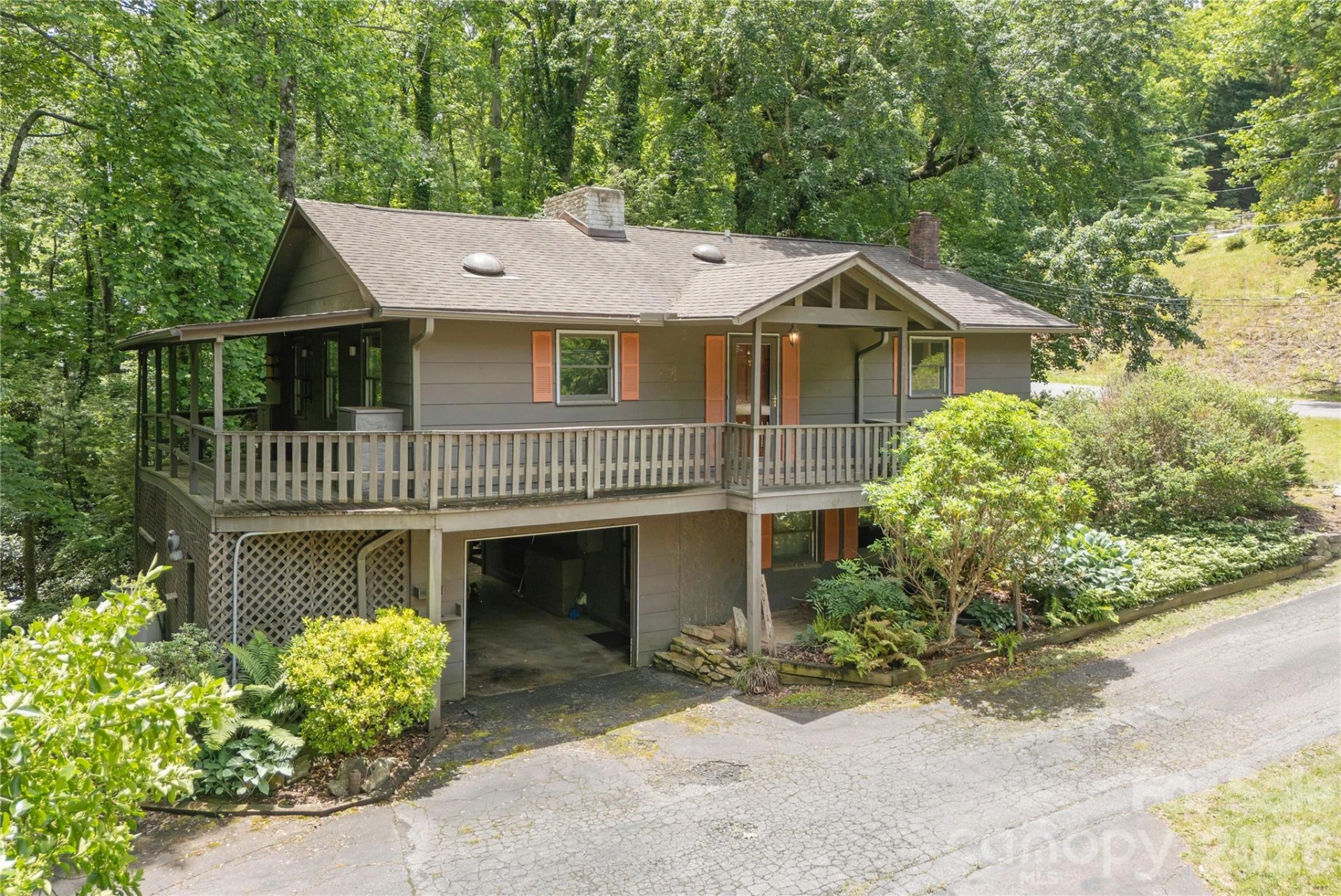 102 Valley Vista Drive