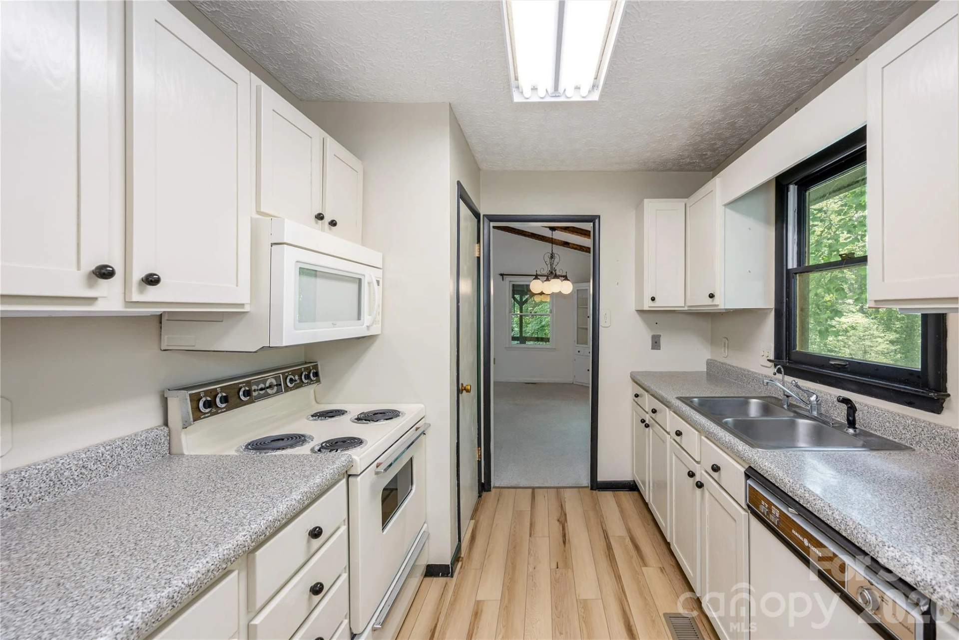 102 Valley Vista Drive - Photo 7