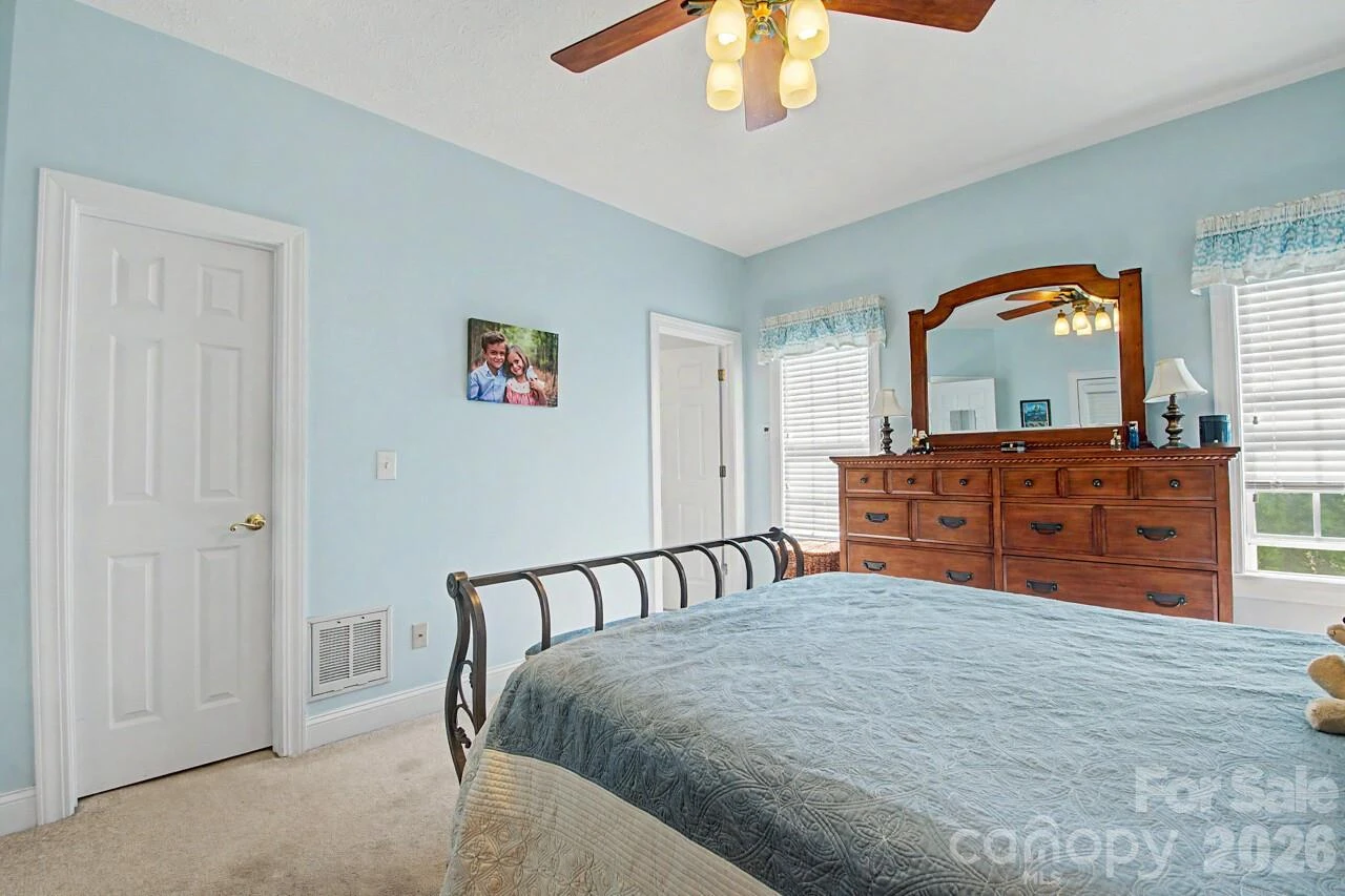 606 Carriage Commons Drive - Photo 24