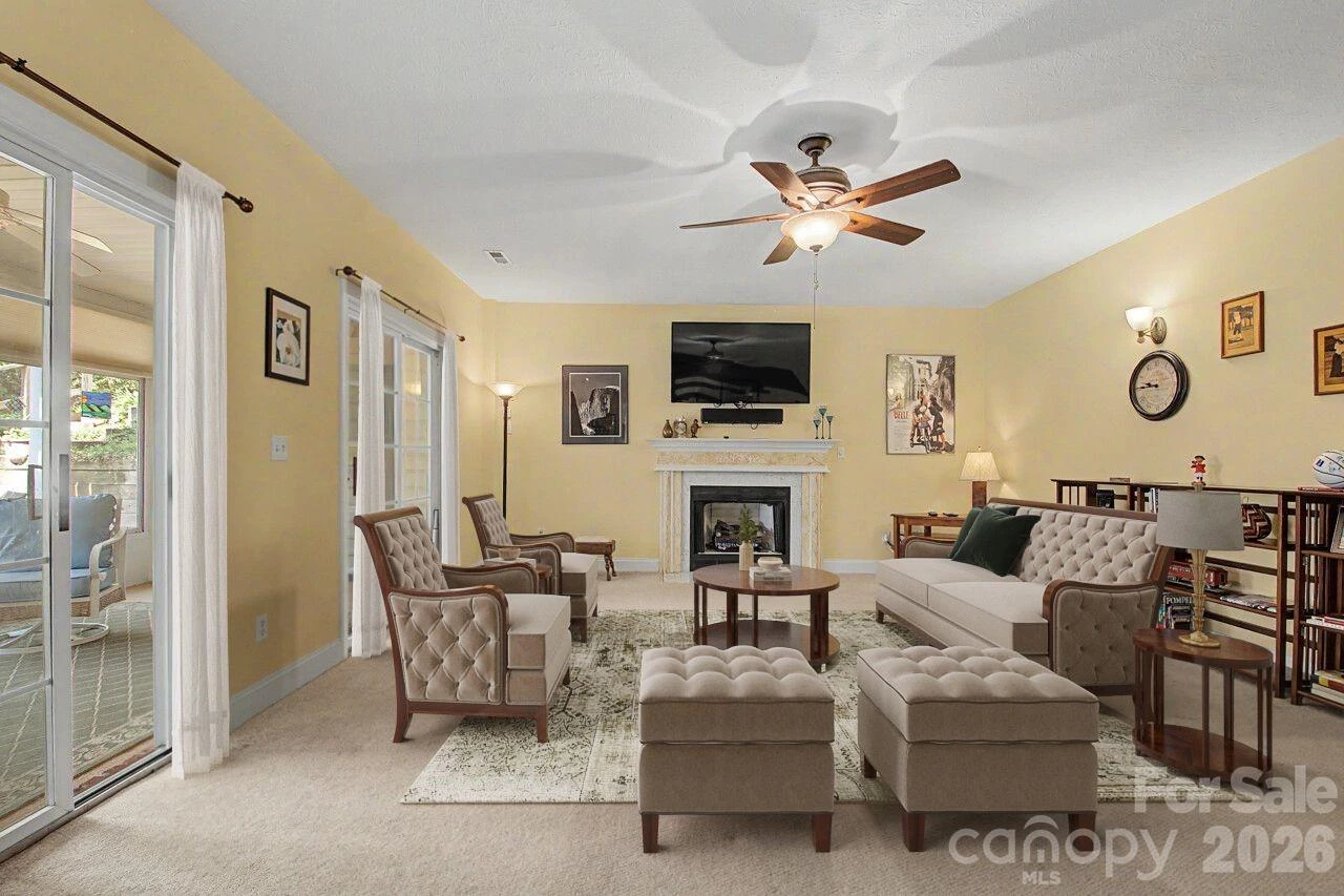 606 Carriage Commons Drive - Photo 34