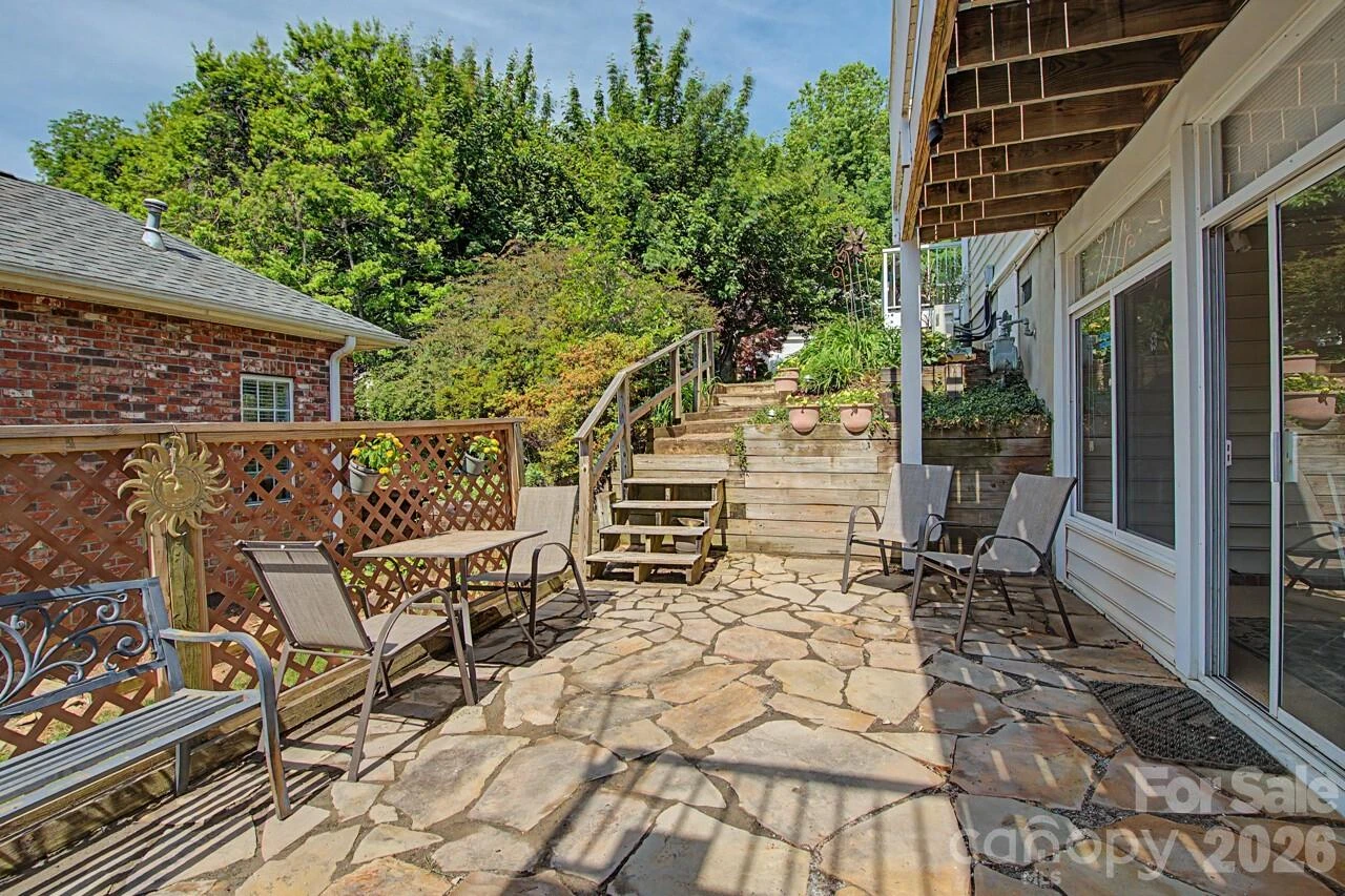 606 Carriage Commons Drive - Photo 43